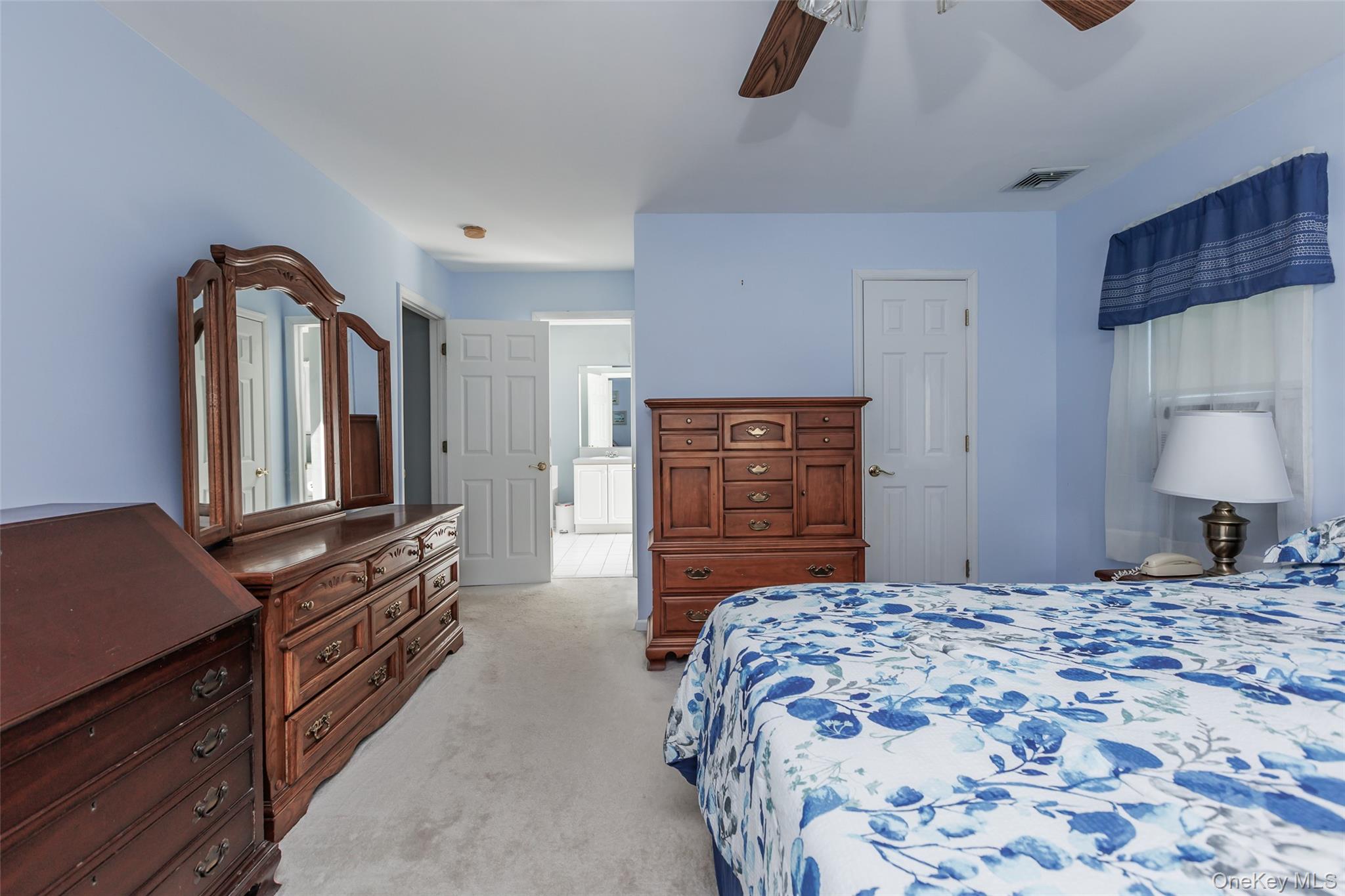 22 Washington Avenue, Port Jefferson Station, NY 11776