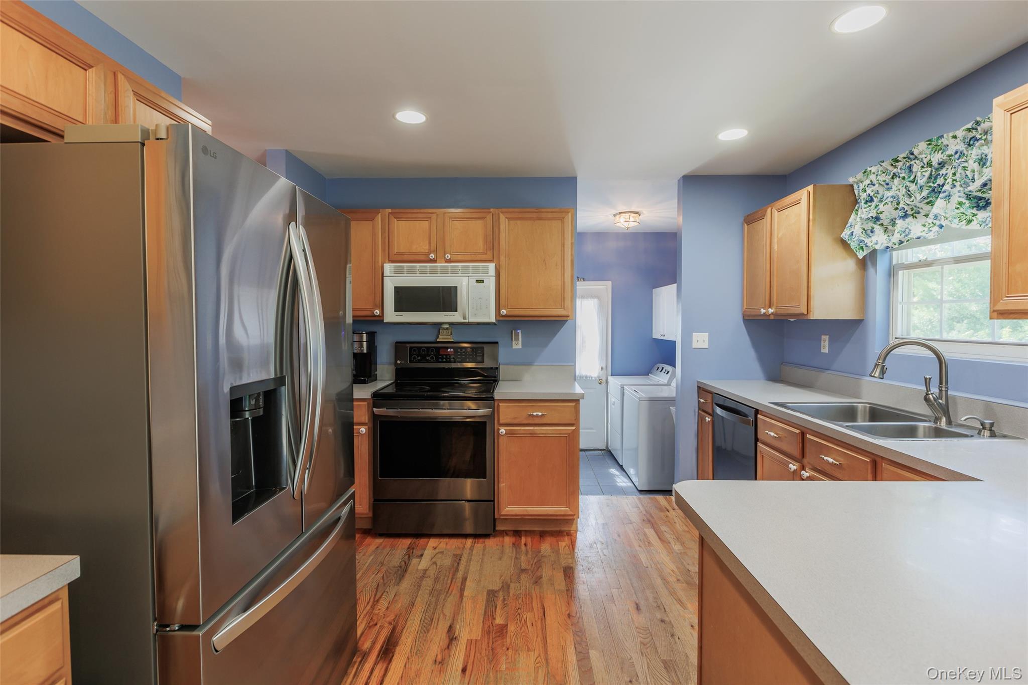 22 Washington Avenue, Port Jefferson Station, NY 11776