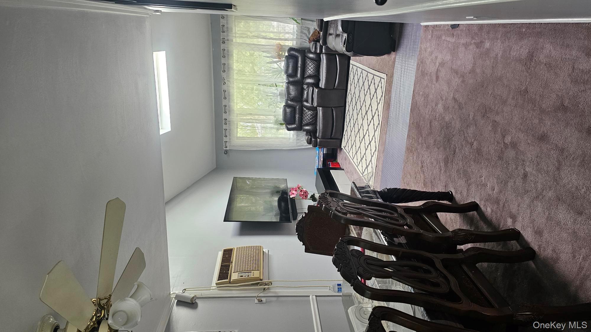 270 W 4th Street, West Islip, NY 11795