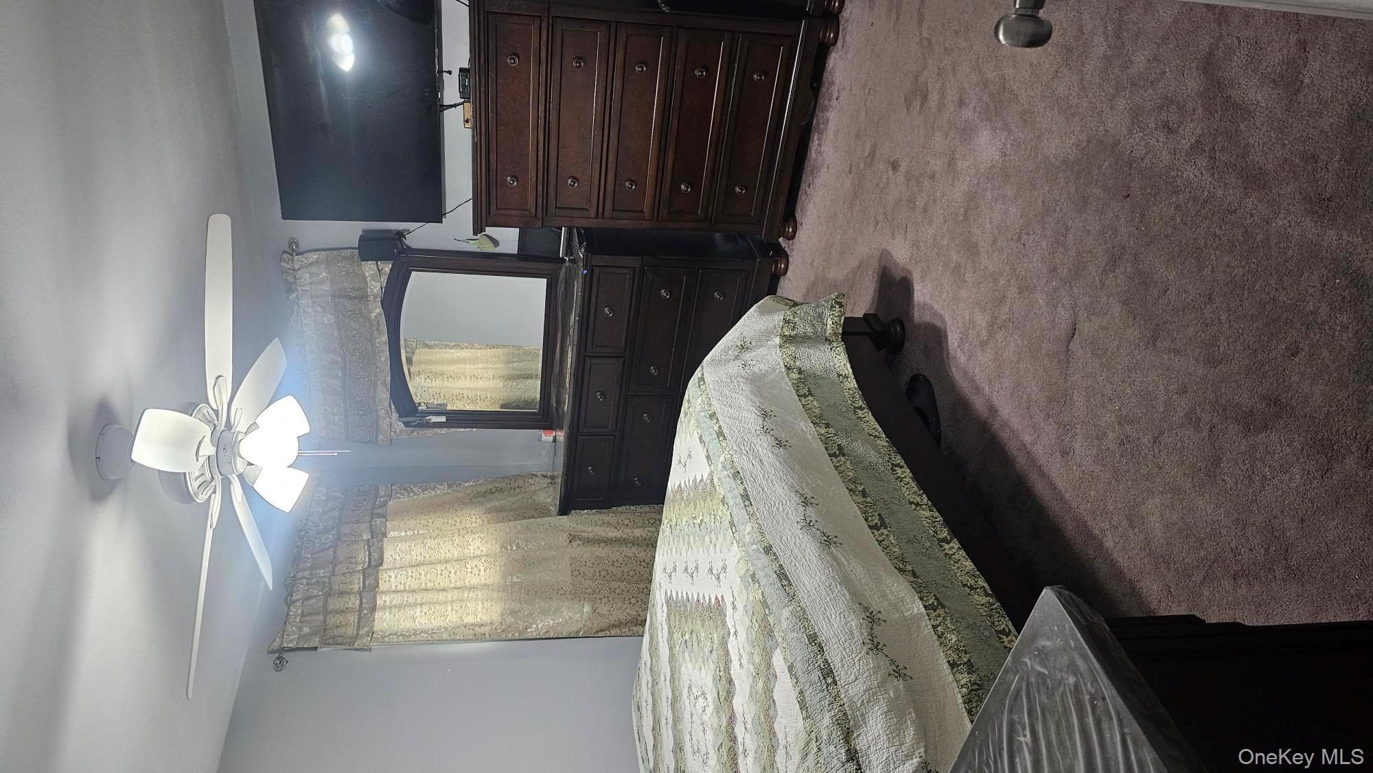 270 W 4th Street, West Islip, NY 11795