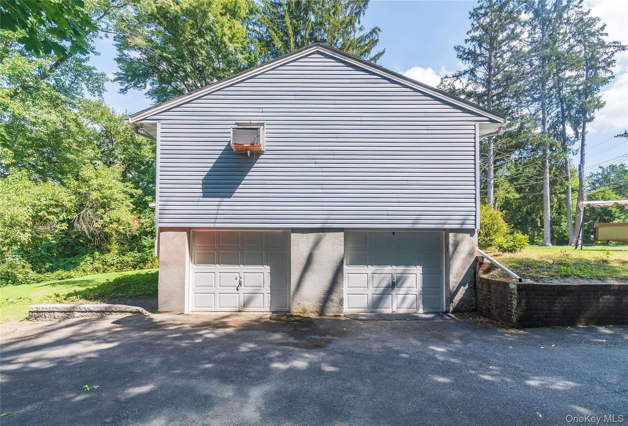 31 Lawrence Road, Hyde Park, NY 12538