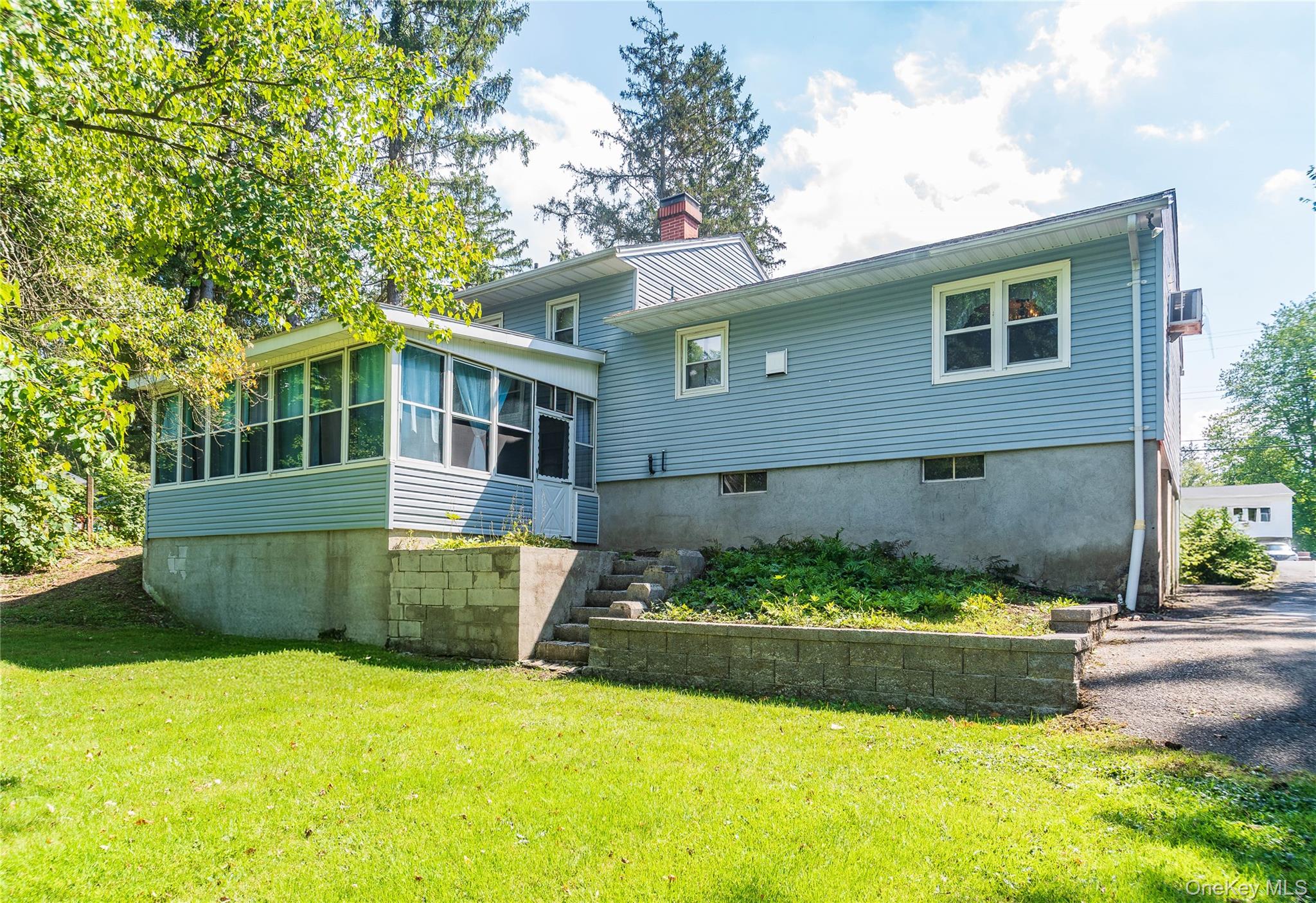 31 Lawrence Road, Hyde Park, NY 12538