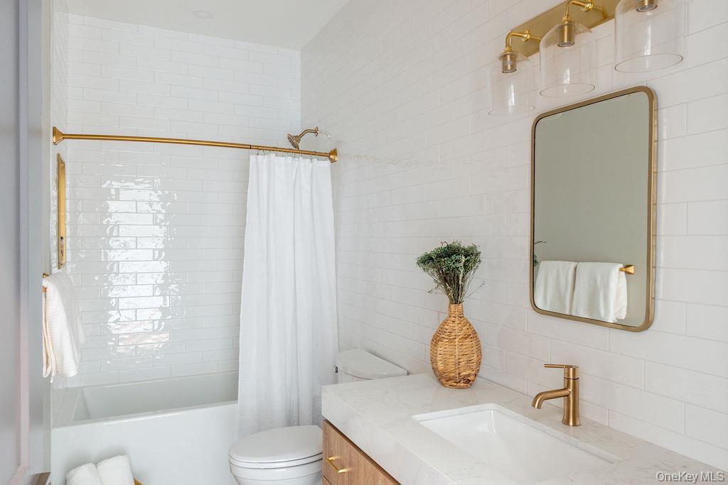 2 icehouse Drive, Saugerties, NY 12477