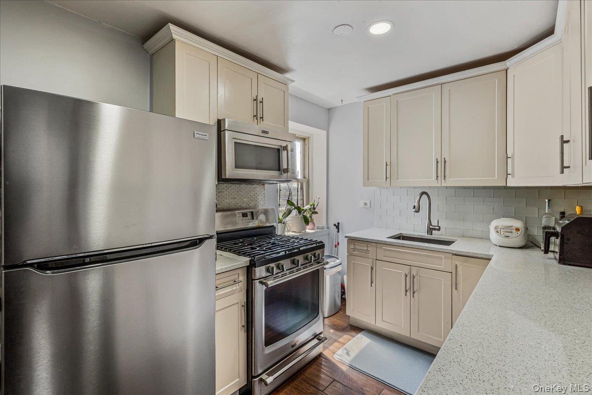 144-55 Melbourne Avenue # 6E, Flushing, NY 11367