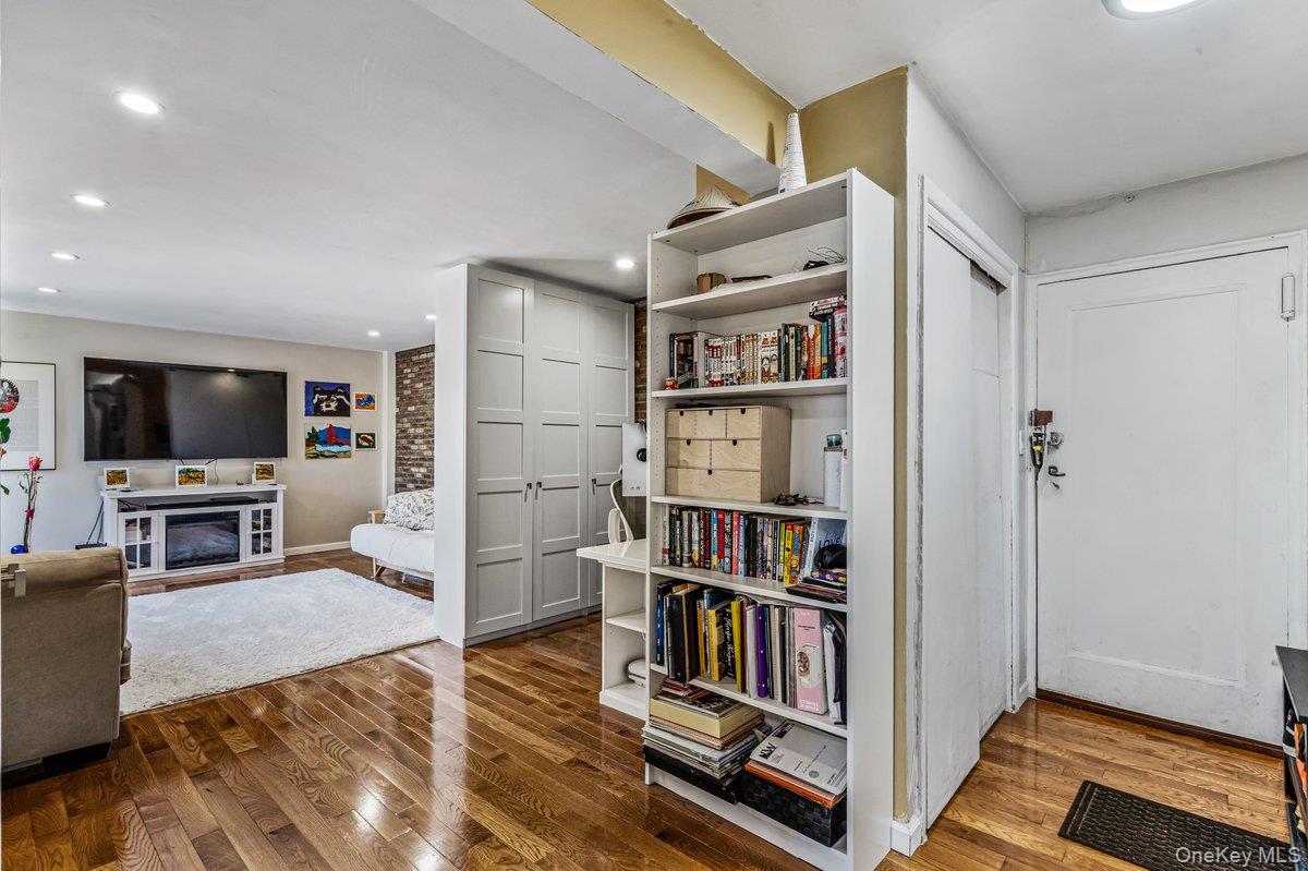 144-55 Melbourne Avenue # 6E, Flushing, NY 11367