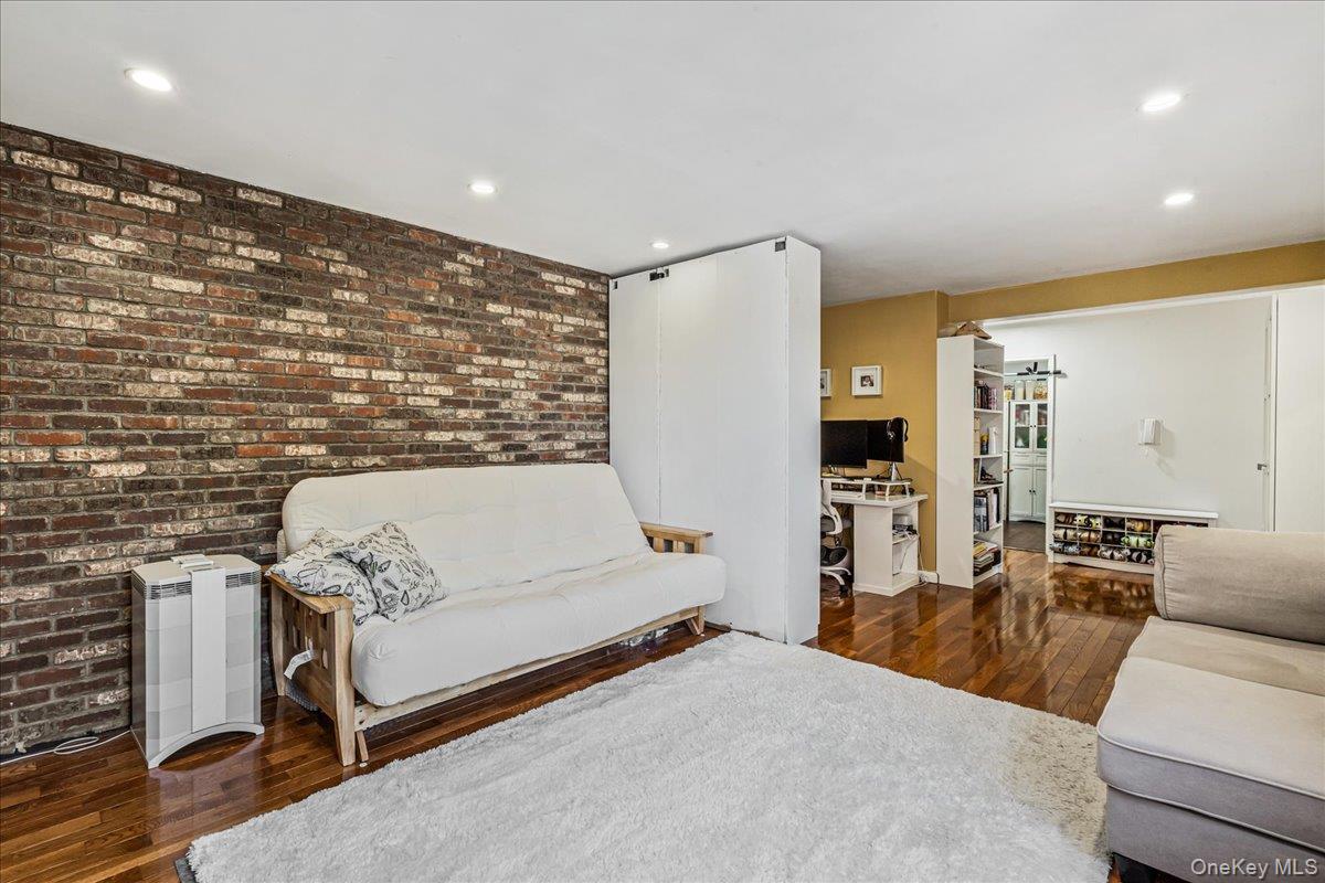 144-55 Melbourne Avenue # 6E, Flushing, NY 11367