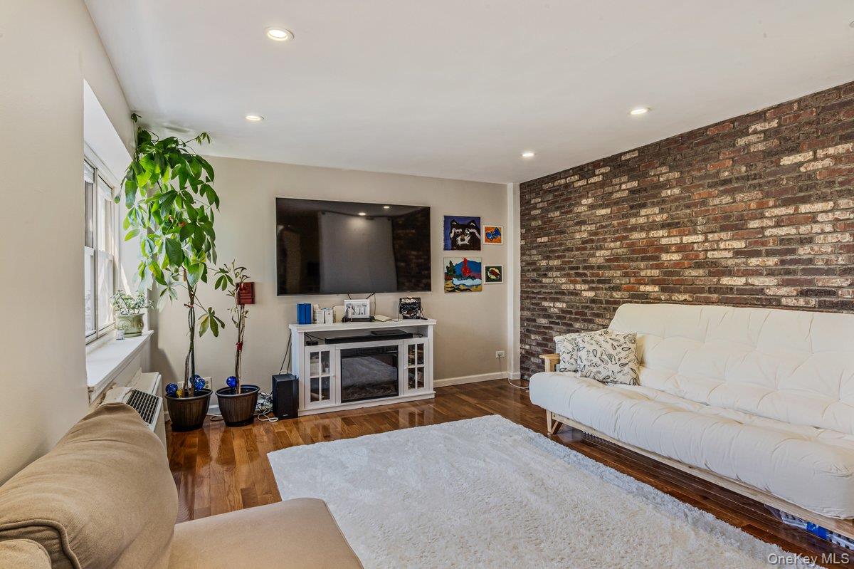 144-55 Melbourne Avenue # 6E, Flushing, NY 11367