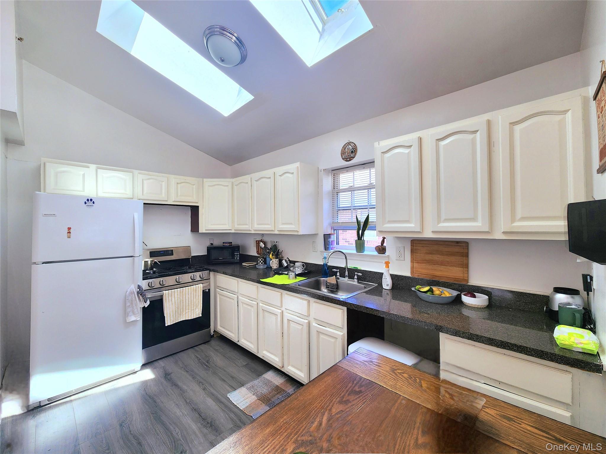 1506 Jarvis Avenue, Bronx, NY 10461