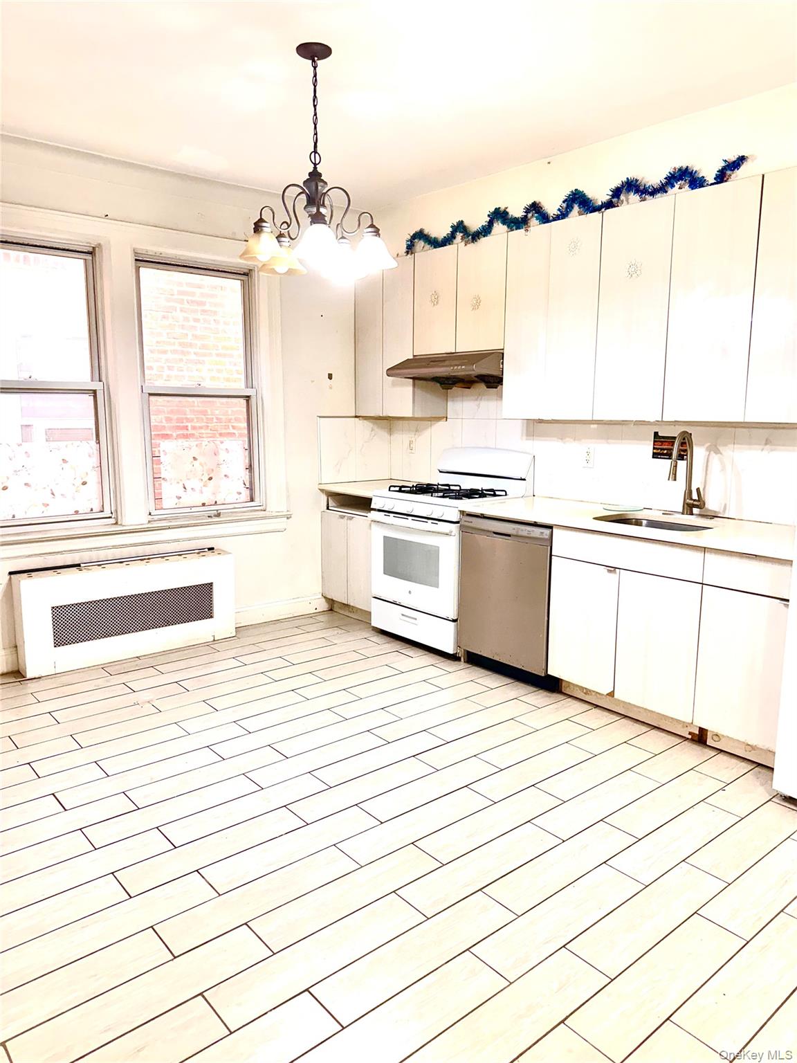 1826 Mulford Avenue, Bronx, NY 10461