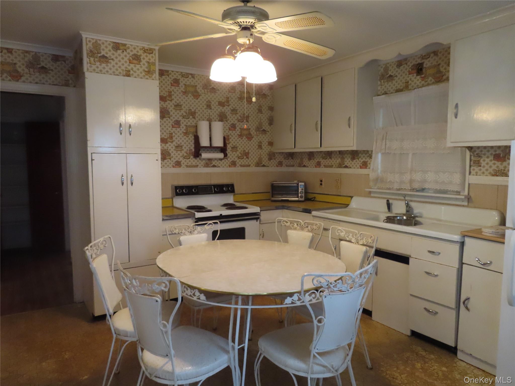 23 Woodlawn Avenue, Central Islip, NY 11722