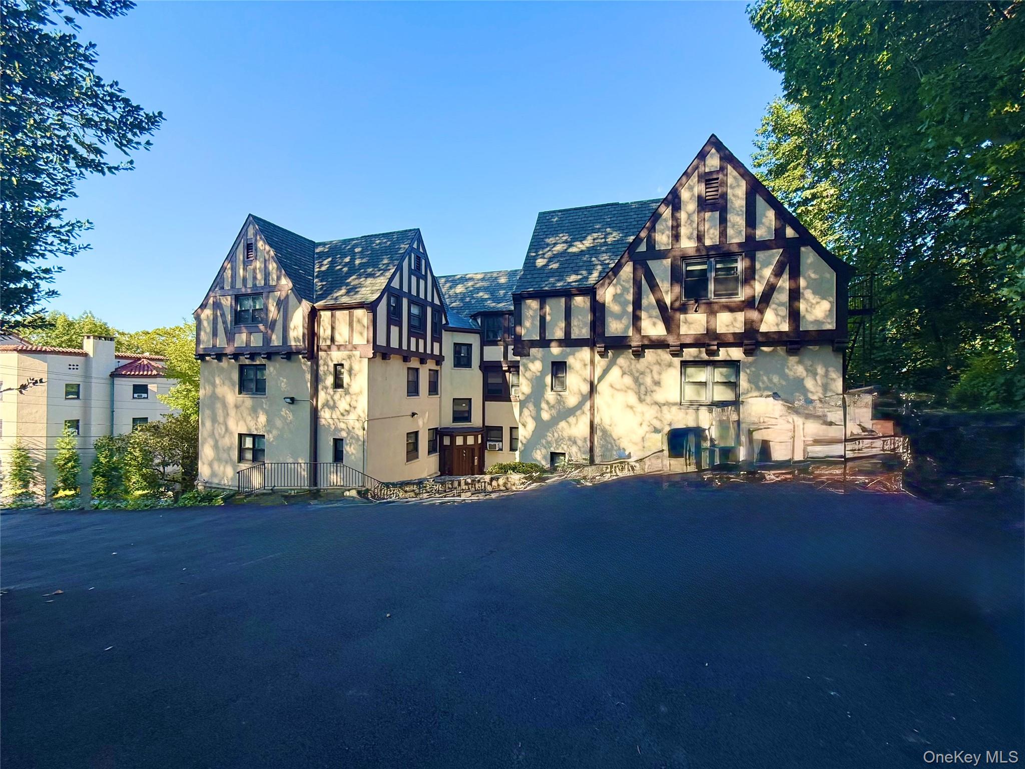 64 Kensington Road # 1B, Bronxville, NY 10708