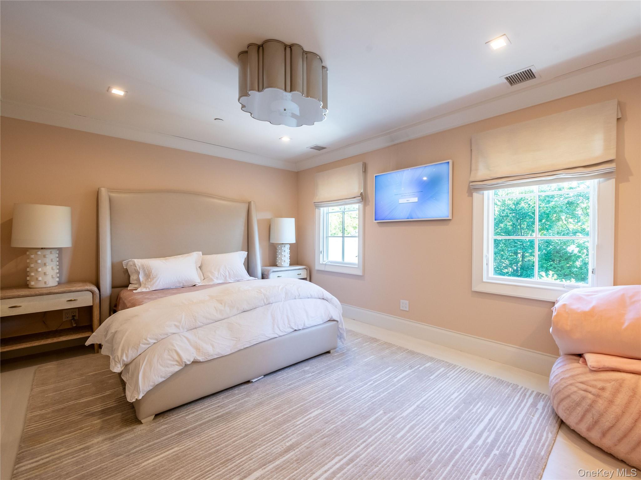 16 Ridge Drive E, Great Neck, NY 11021