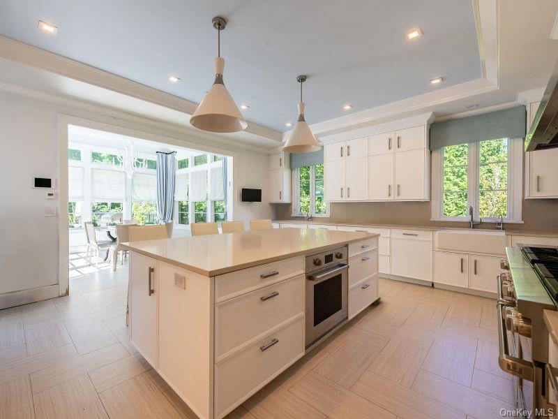 16 Ridge Drive E, Great Neck, NY 11021