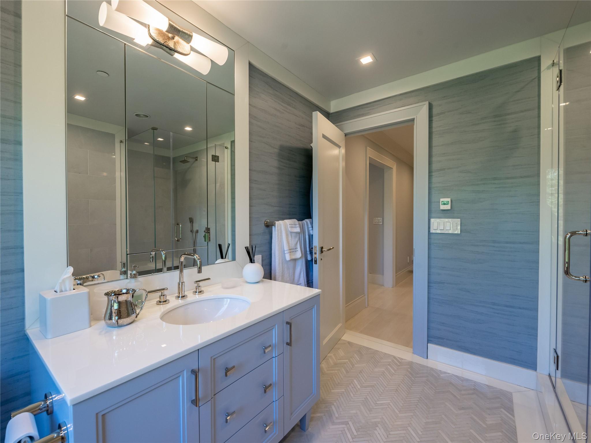 16 Ridge Drive E, Great Neck, NY 11021