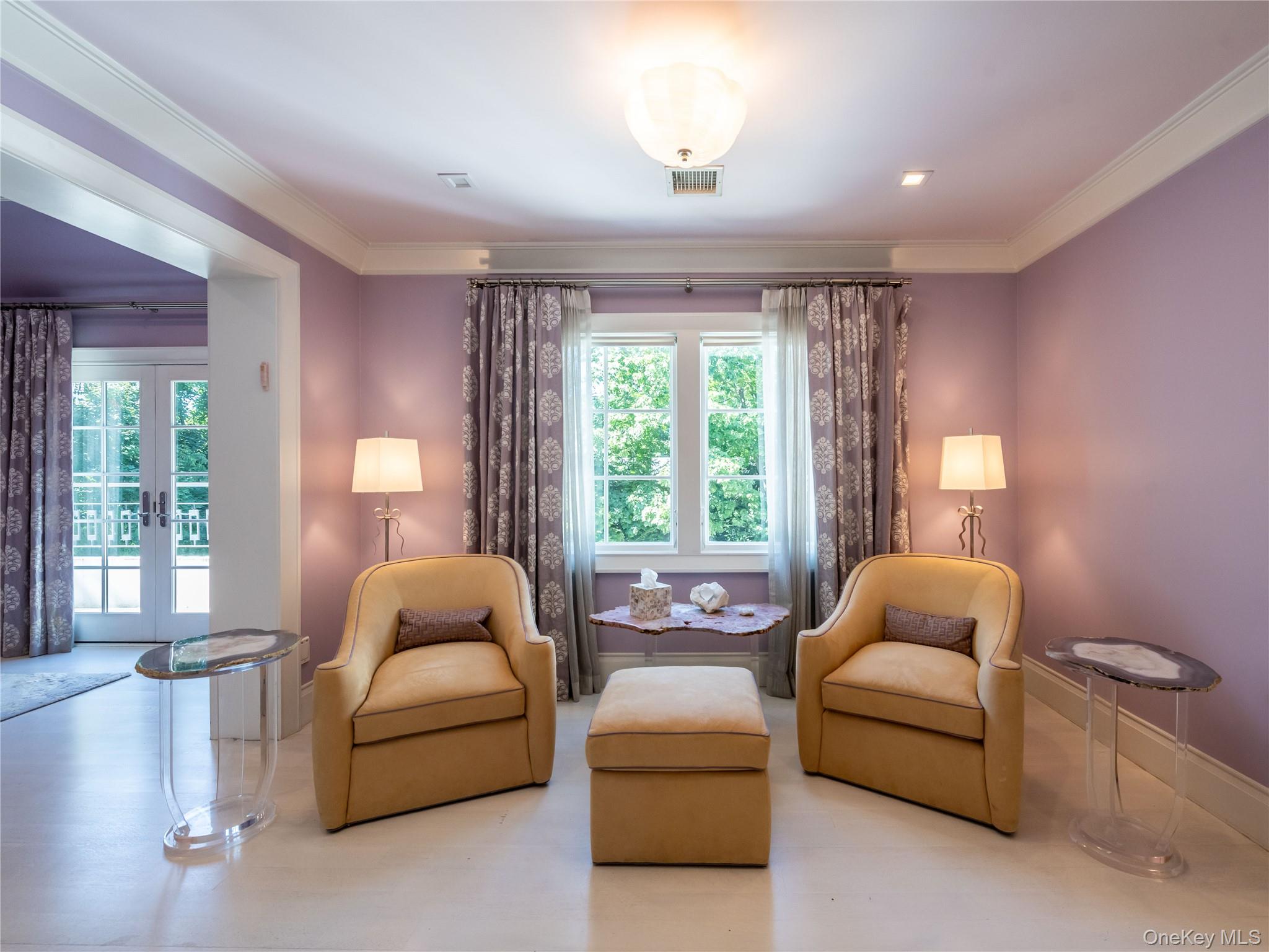 16 Ridge Drive E, Great Neck, NY 11021