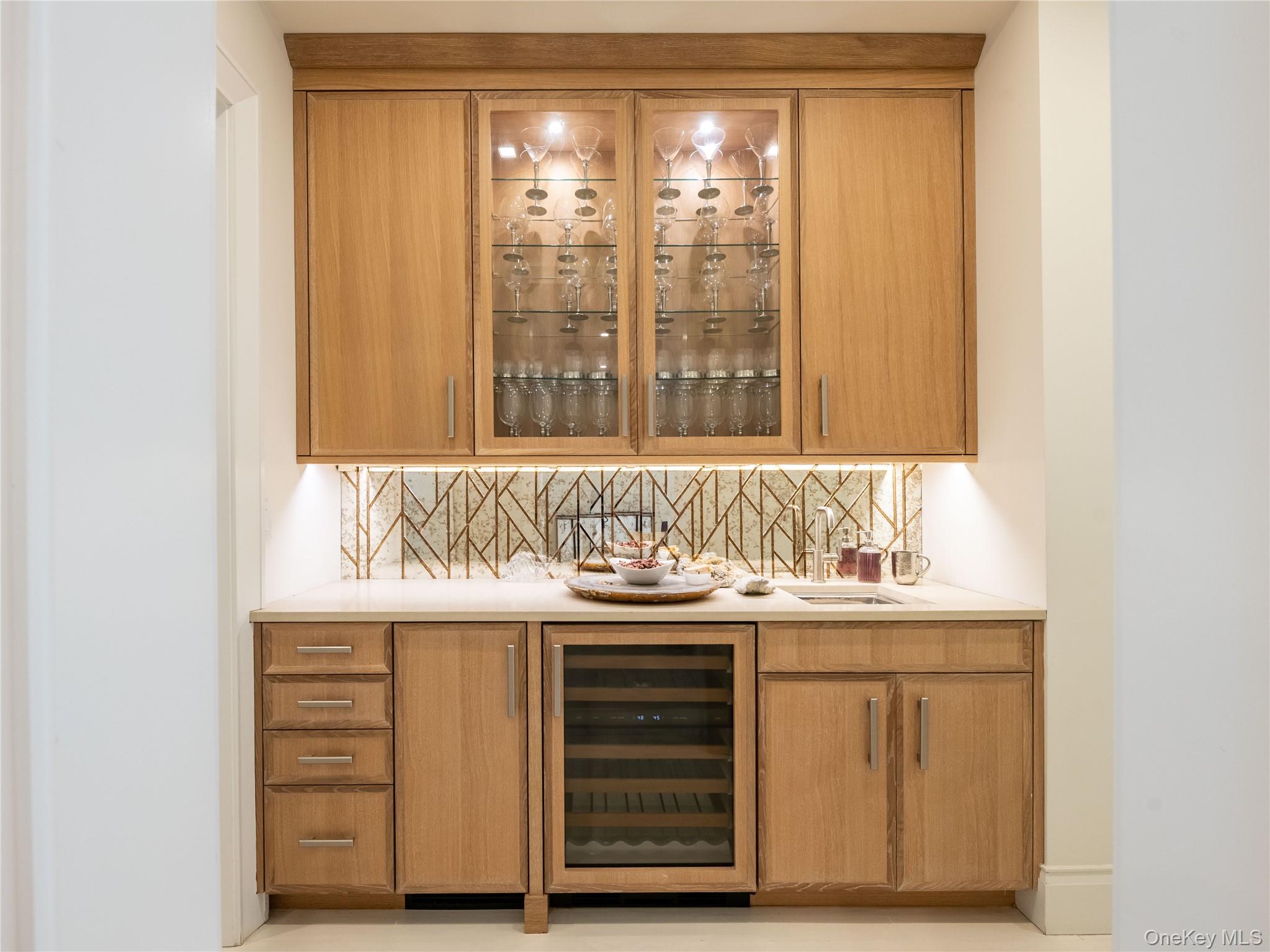 16 Ridge Drive E, Great Neck, NY 11021