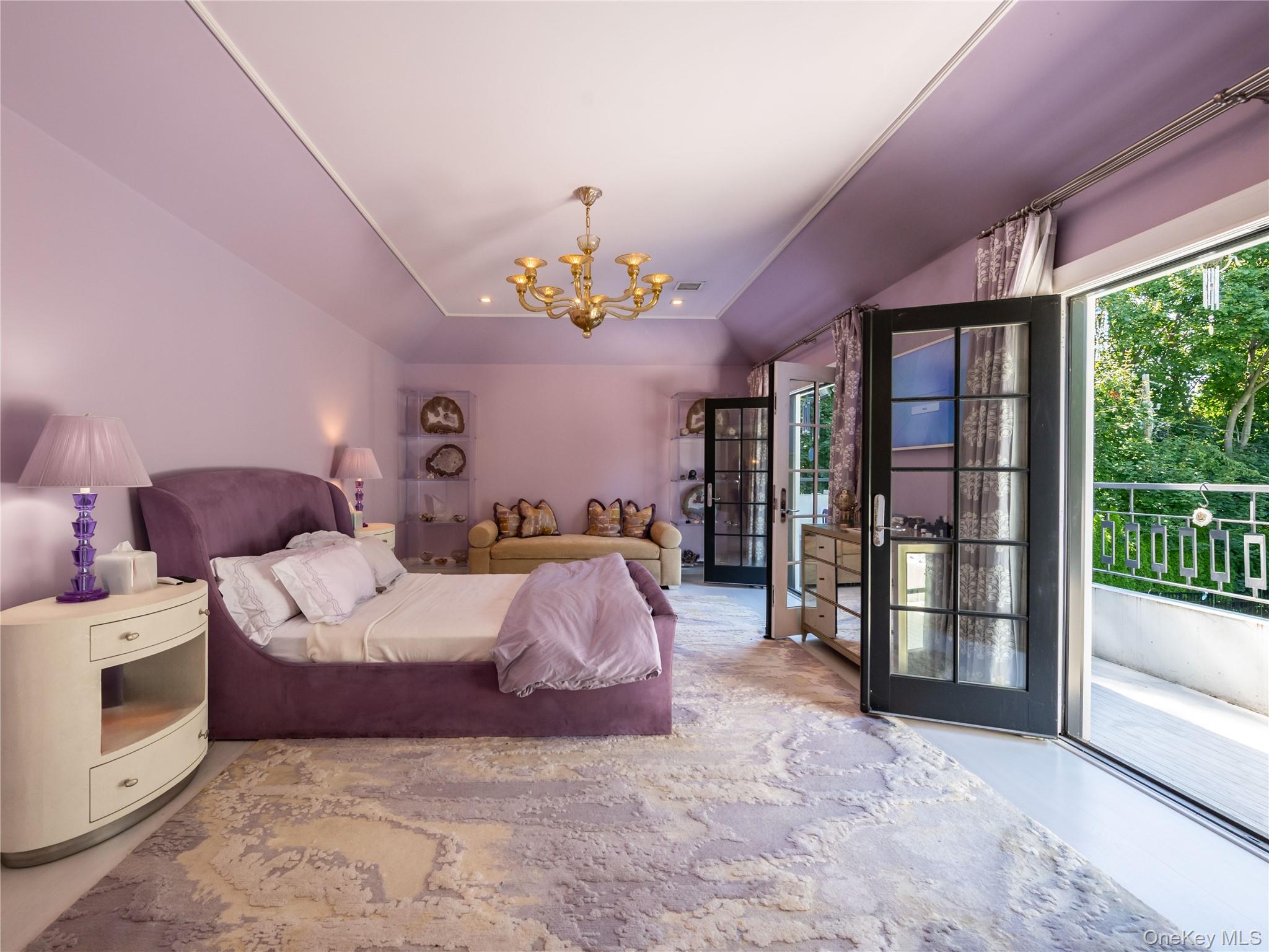 16 Ridge Drive E, Great Neck, NY 11021