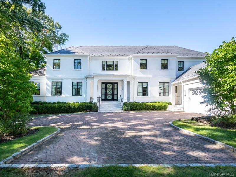 16 Ridge Drive E, Great Neck, NY 11021