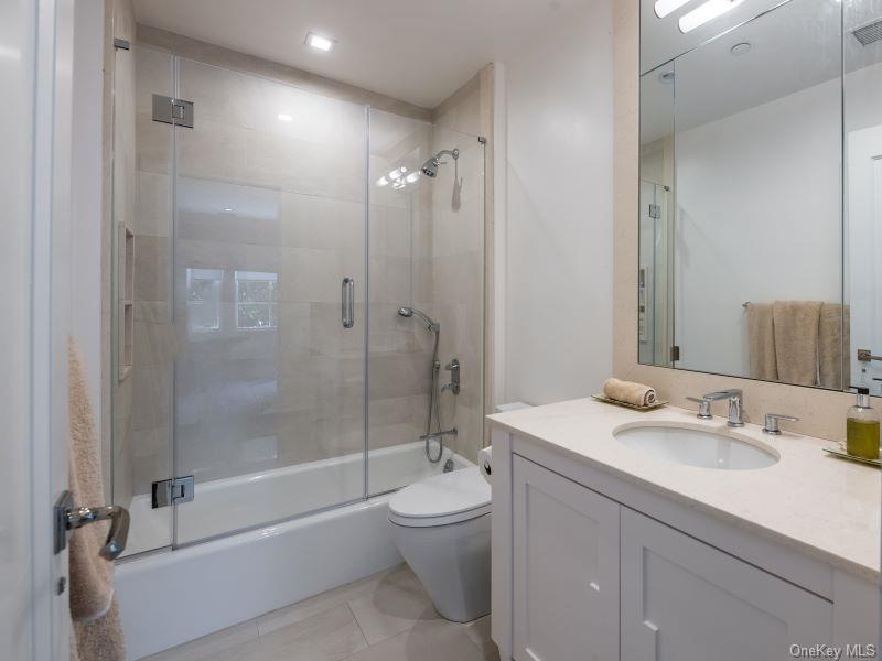 16 Ridge Drive E, Great Neck, NY 11021