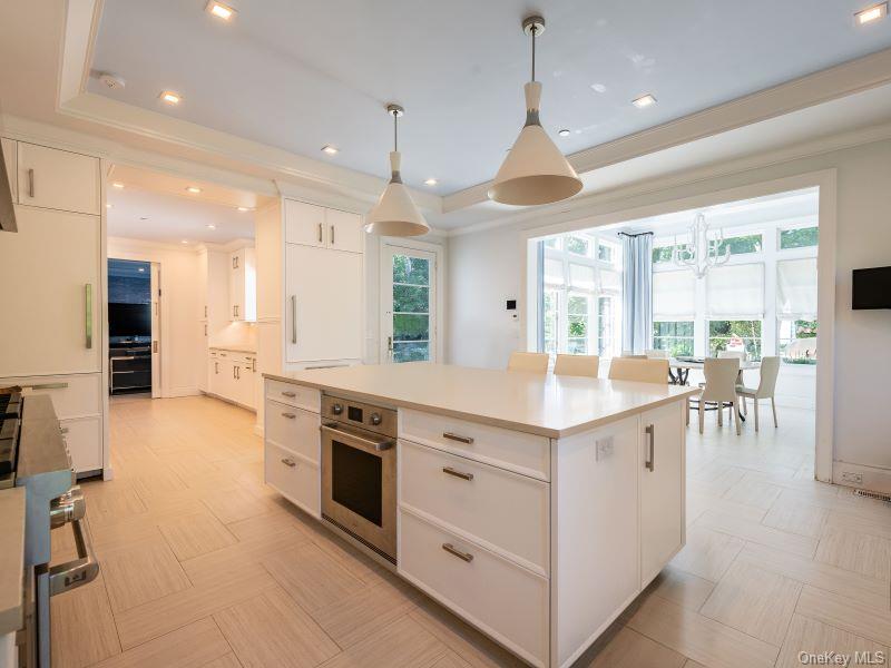 16 Ridge Drive E, Great Neck, NY 11021