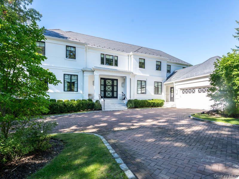 16 Ridge Drive E, Great Neck, NY 11021