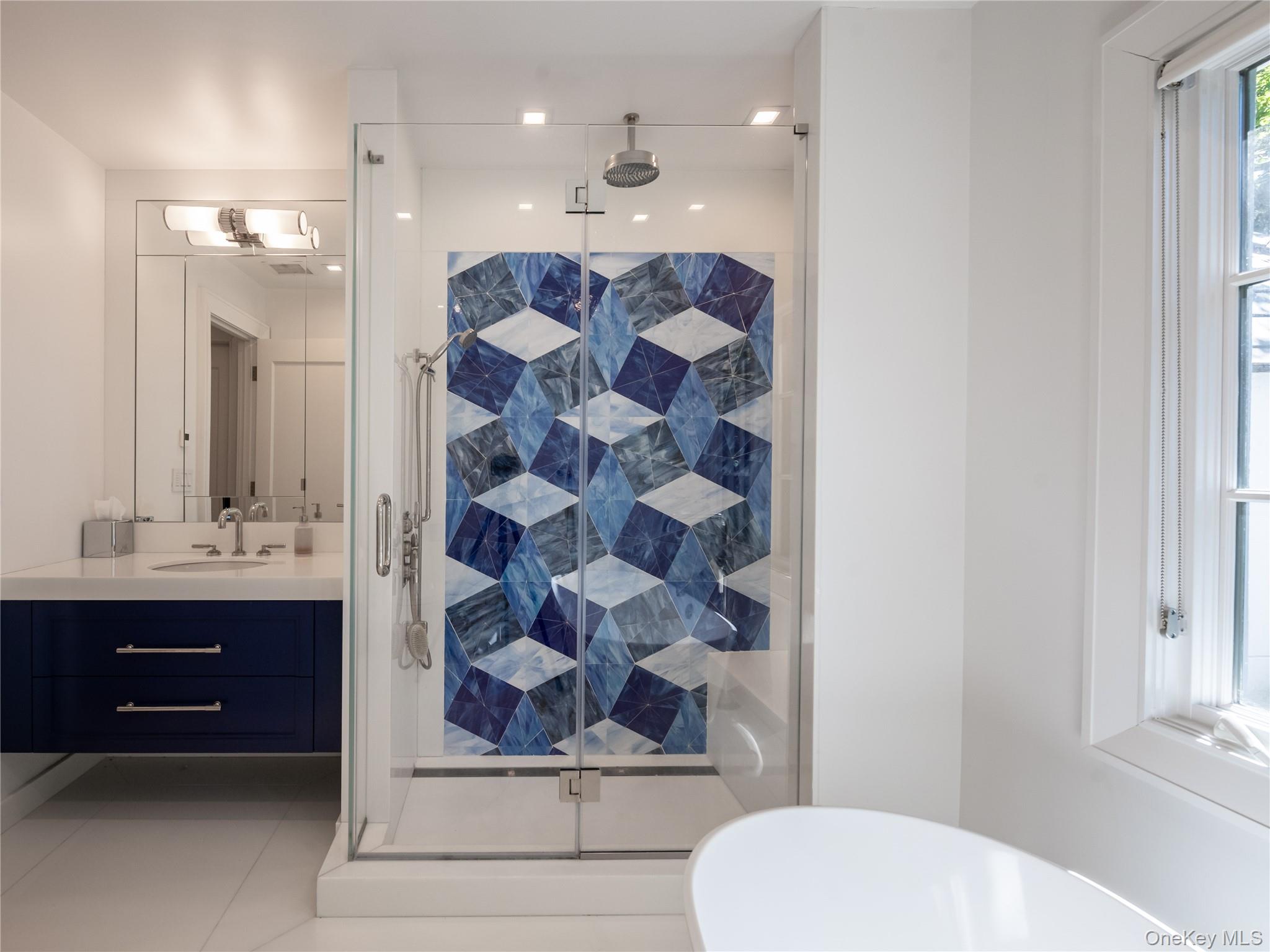 16 Ridge Drive E, Great Neck, NY 11021