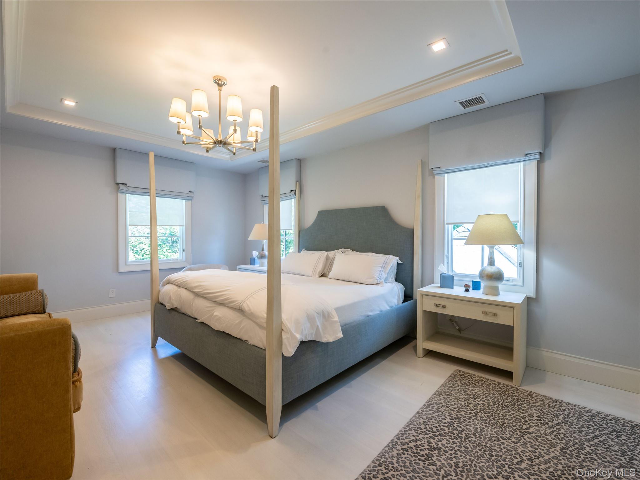 16 Ridge Drive E, Great Neck, NY 11021