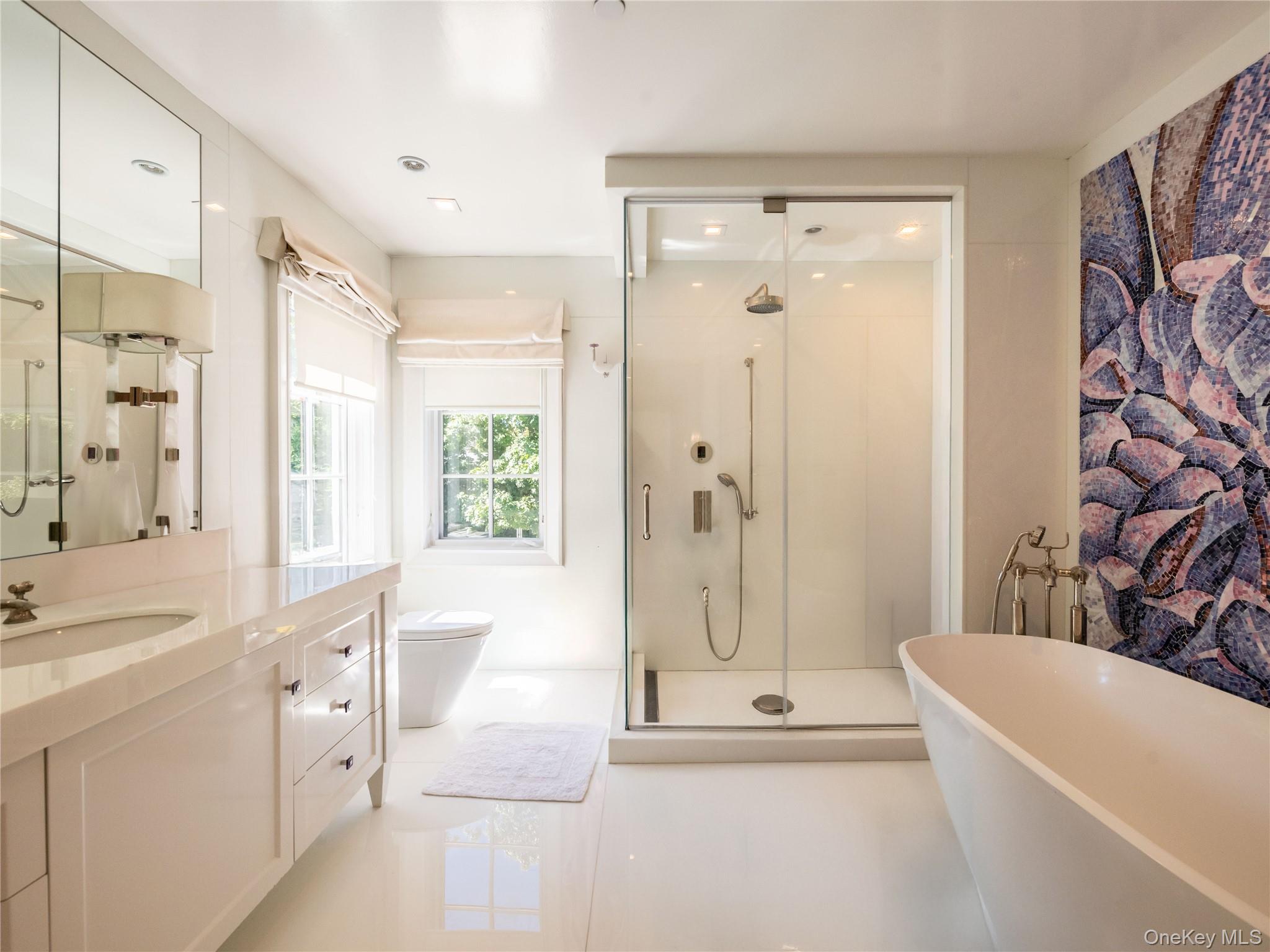 16 Ridge Drive E, Great Neck, NY 11021