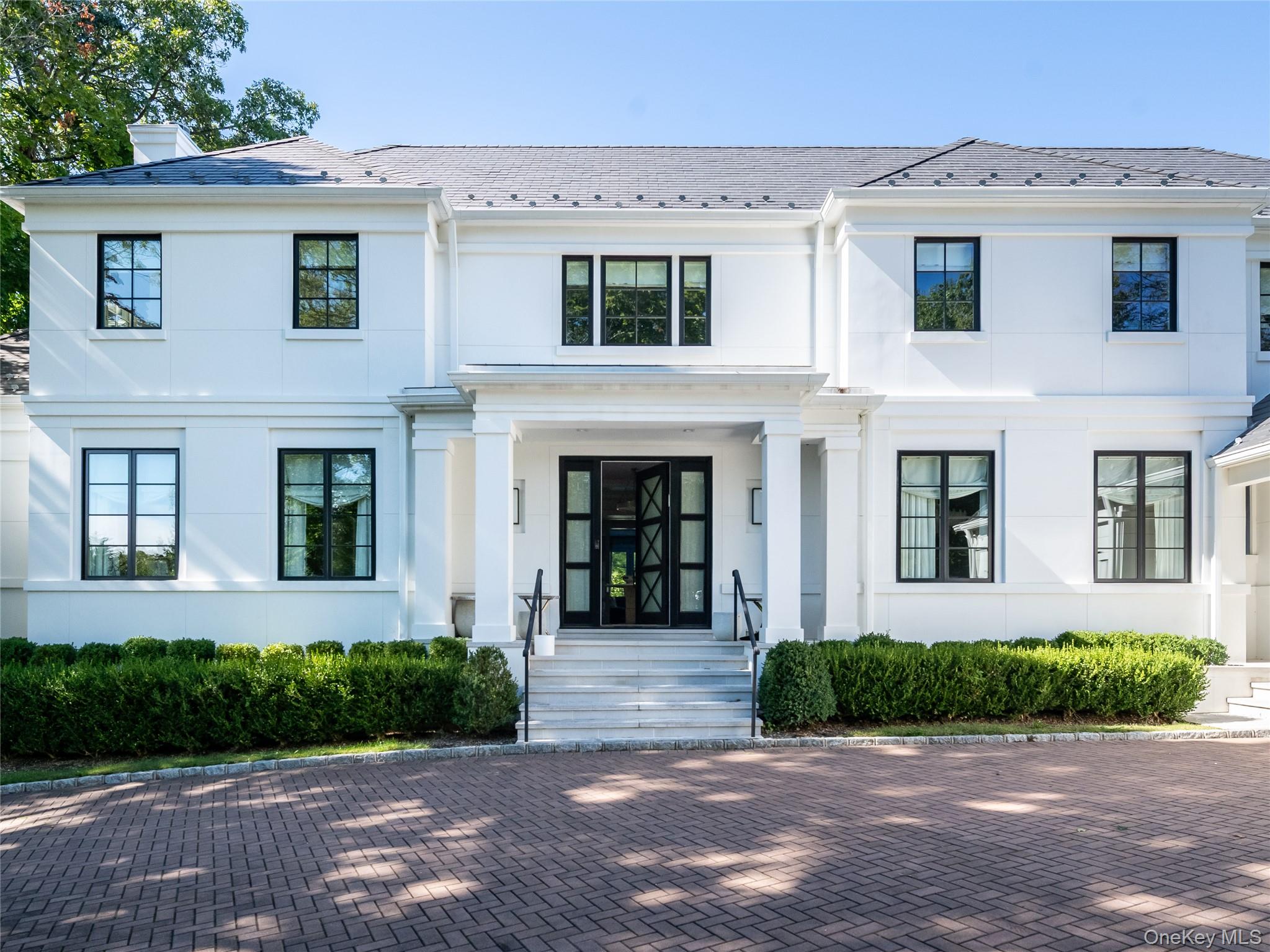 16 Ridge Drive E, Great Neck, NY 11021