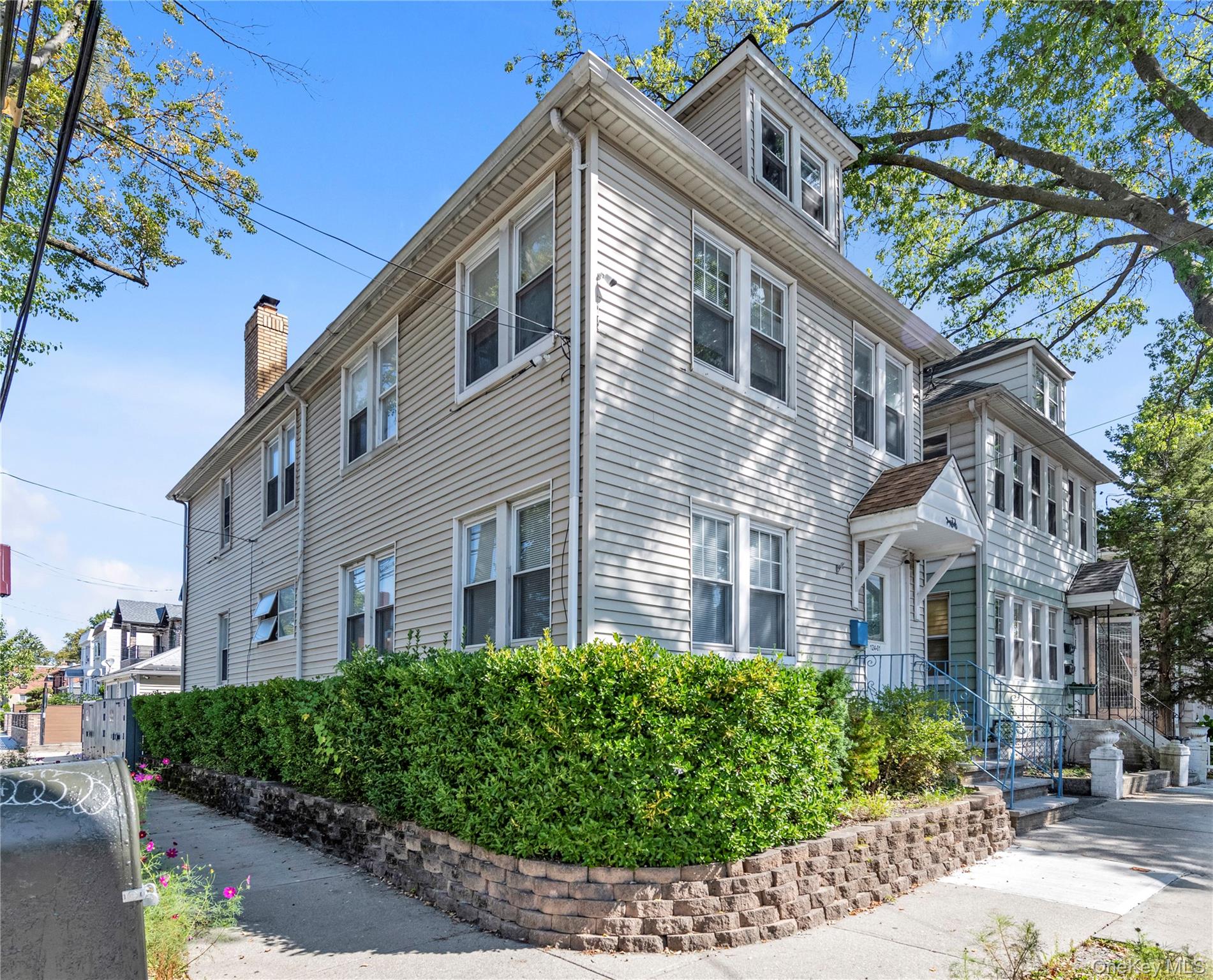 12401 9th Avenue, College Point, NY 11356