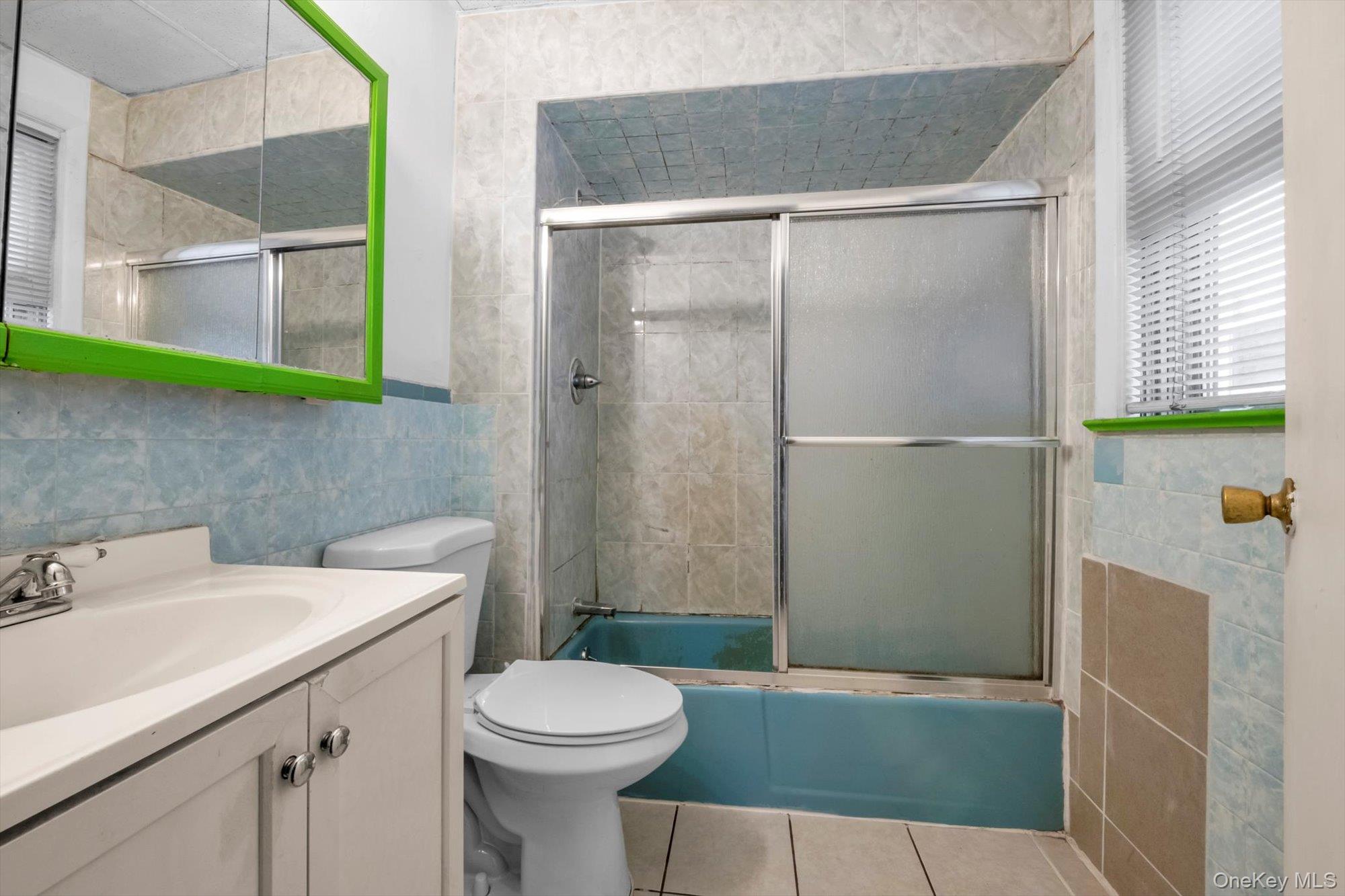 12401 9th Avenue, College Point, NY 11356