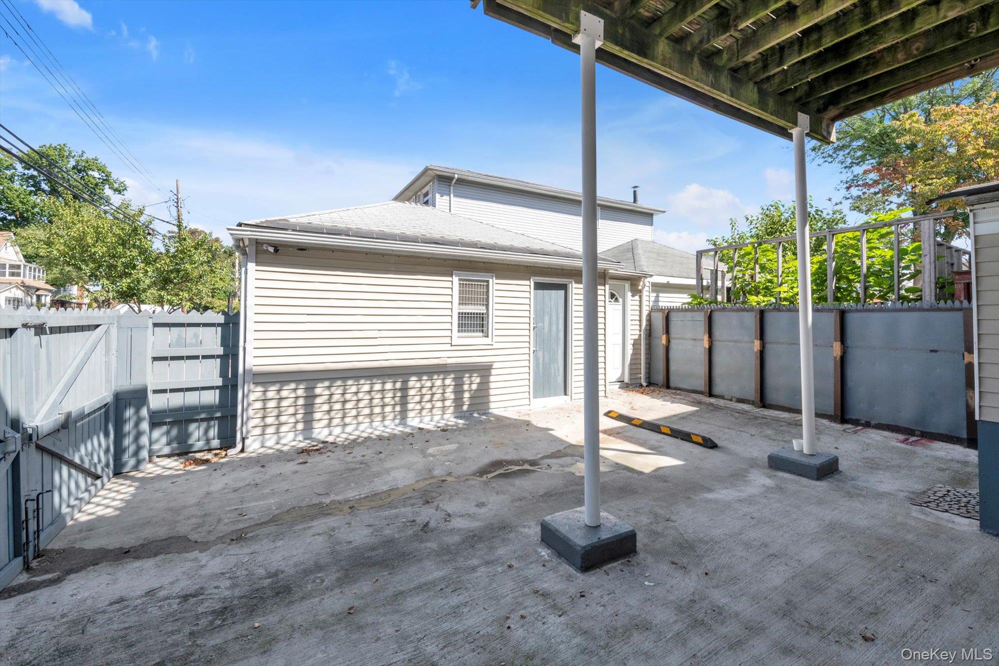 12401 9th Avenue, College Point, NY 11356