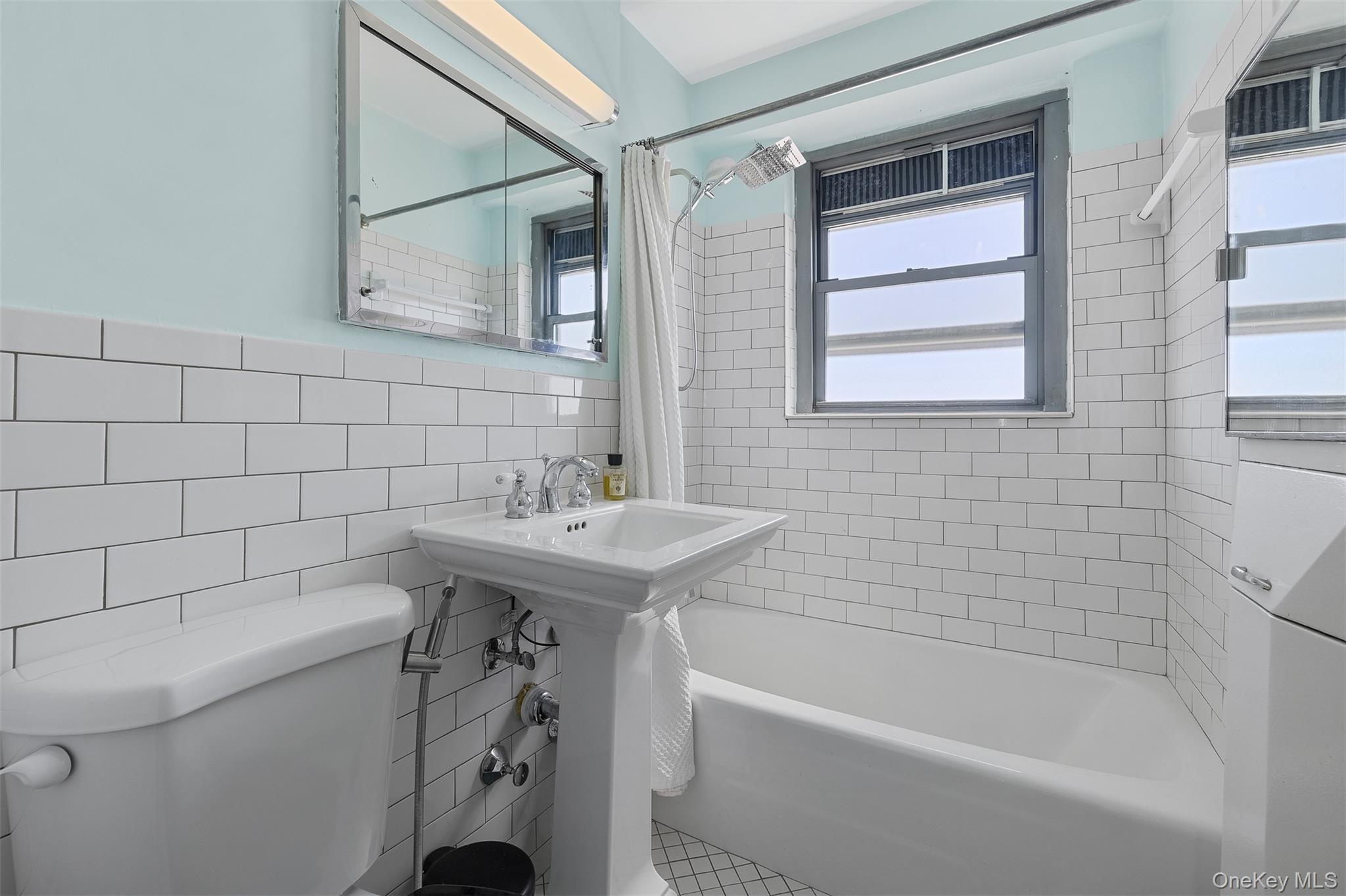1020 Grand Concourse # 12V, Bronx, NY 10451