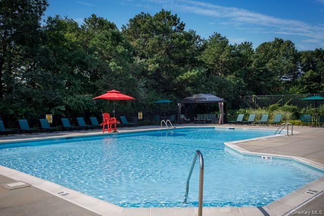 1000 Saddle Rock Road # 2401, Holbrook, NY 11741