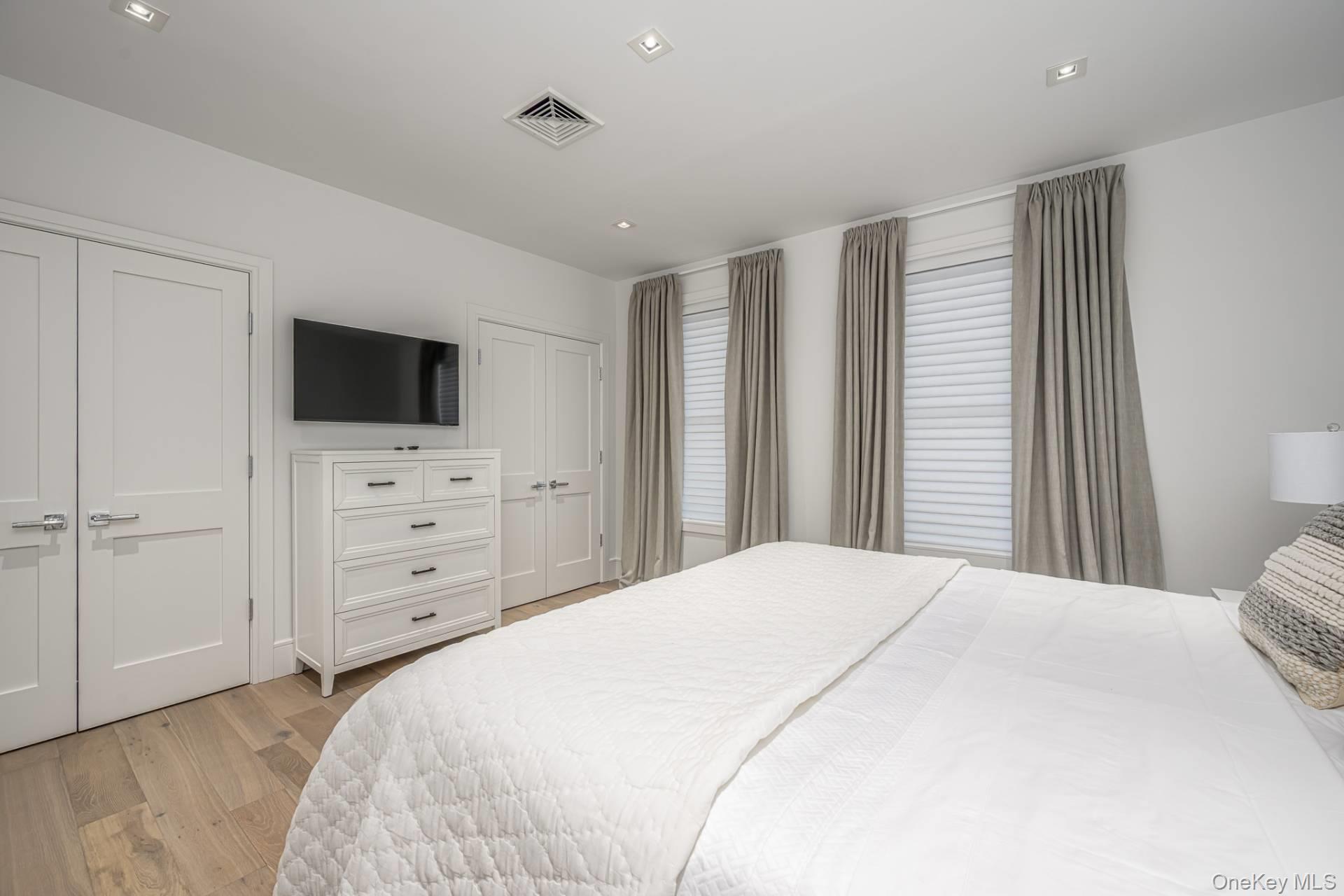 2 Hickory Lane, Southampton, NY 11976