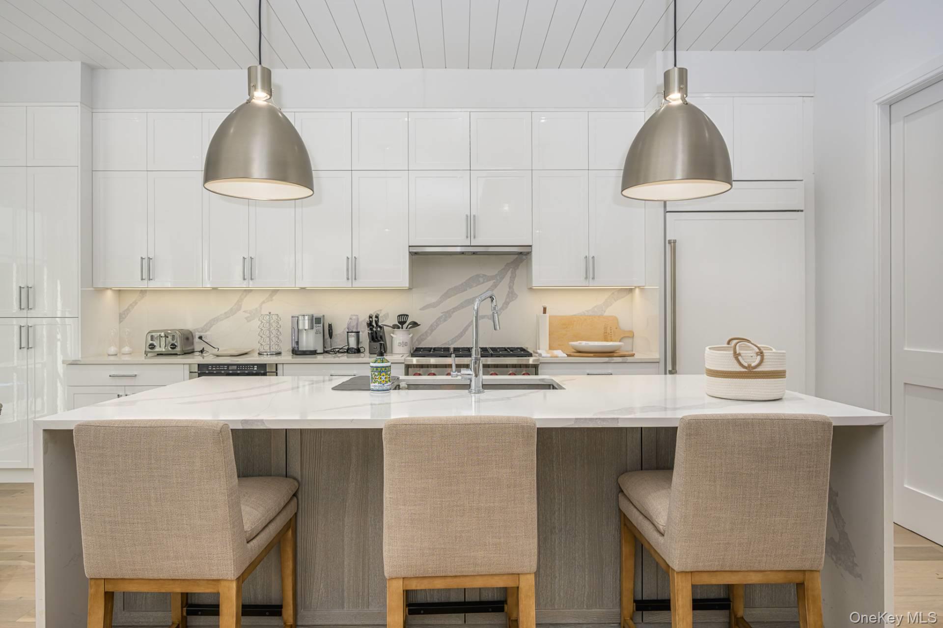 2 Hickory Lane, Southampton, NY 11976