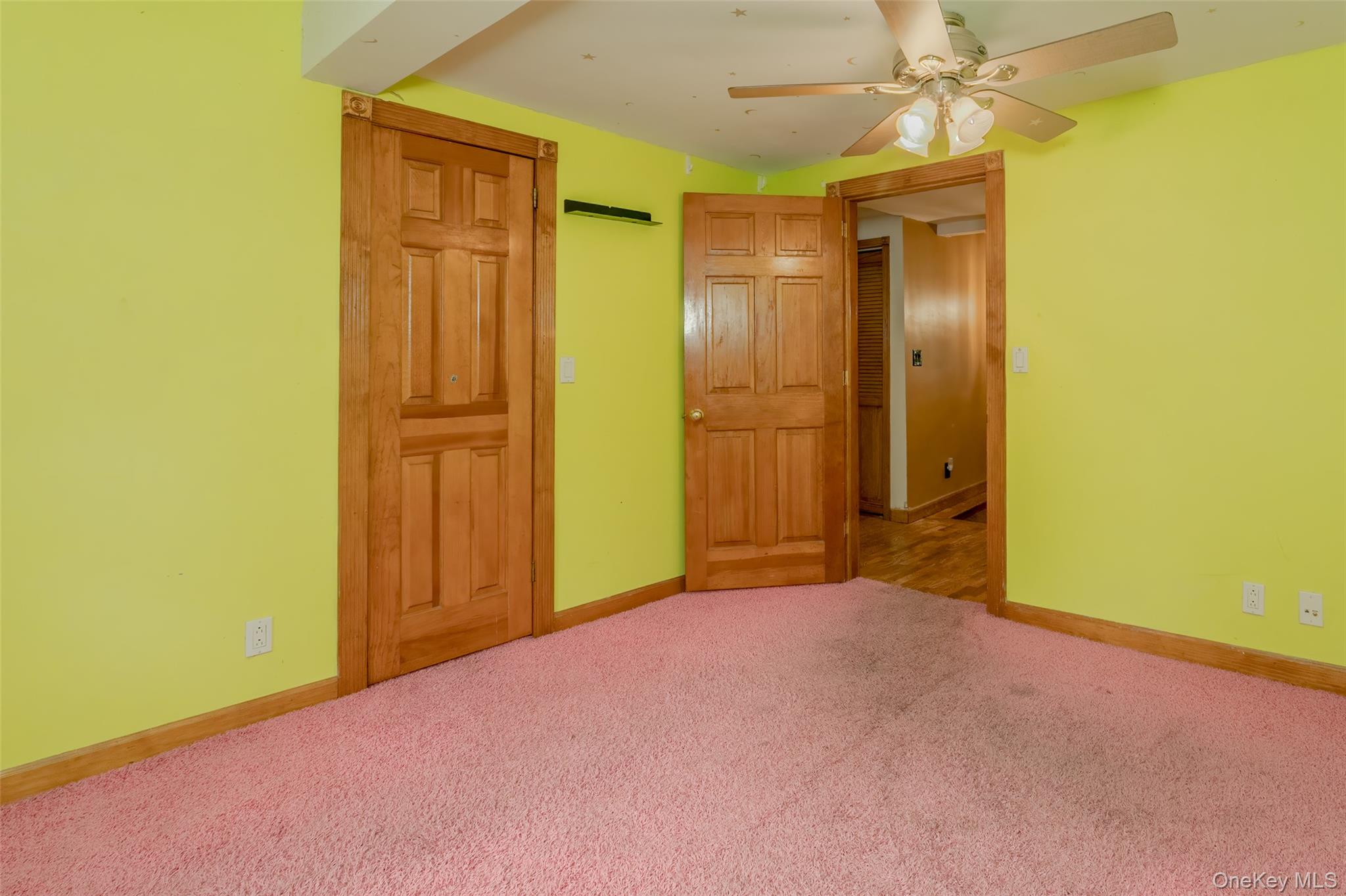 17 Hillside Road, Greenwood Lake, NY 10925