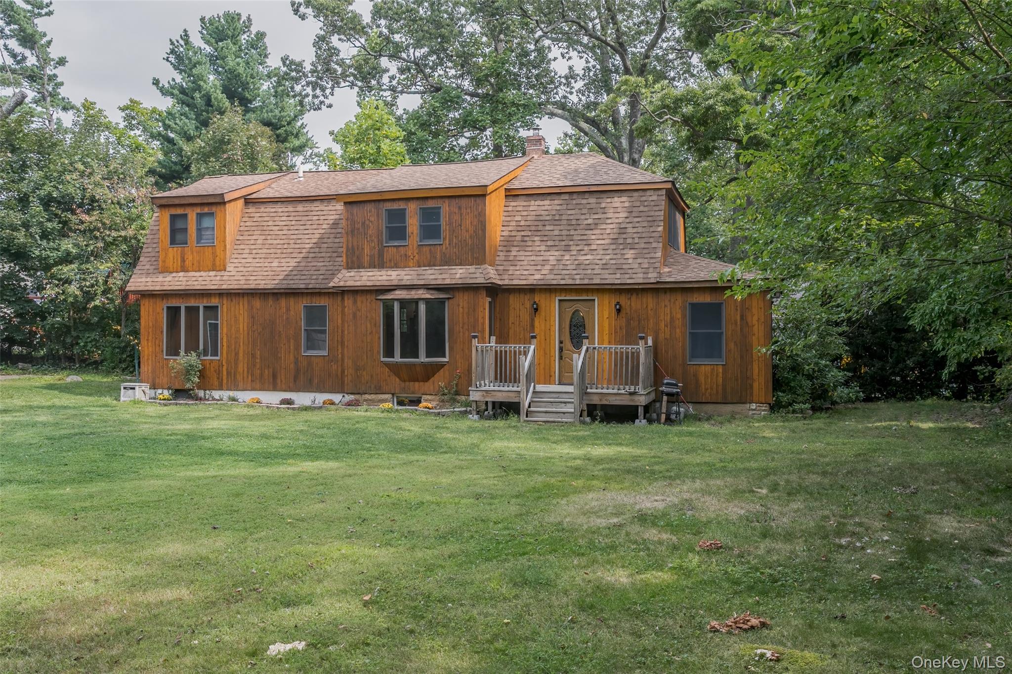 17 Hillside Road, Greenwood Lake, NY 10925