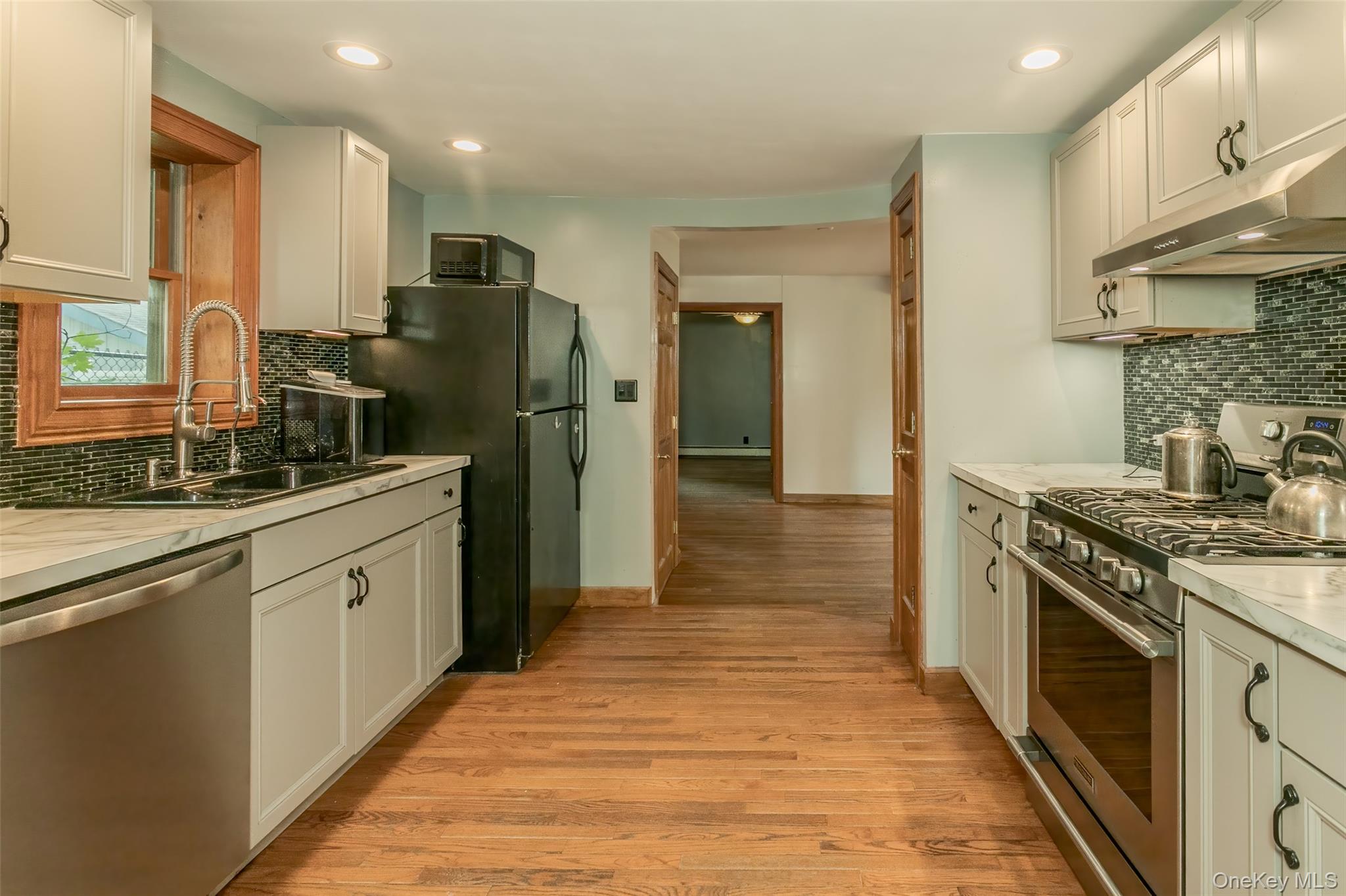 17 Hillside Road, Greenwood Lake, NY 10925