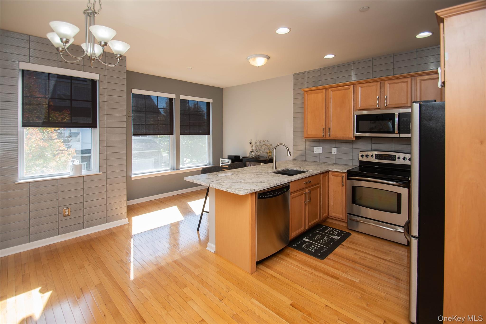 303 Bridgeview Drive, Poughkeepsie, NY 12601