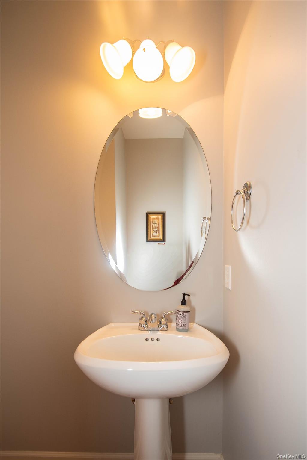 303 Bridgeview Drive, Poughkeepsie, NY 12601