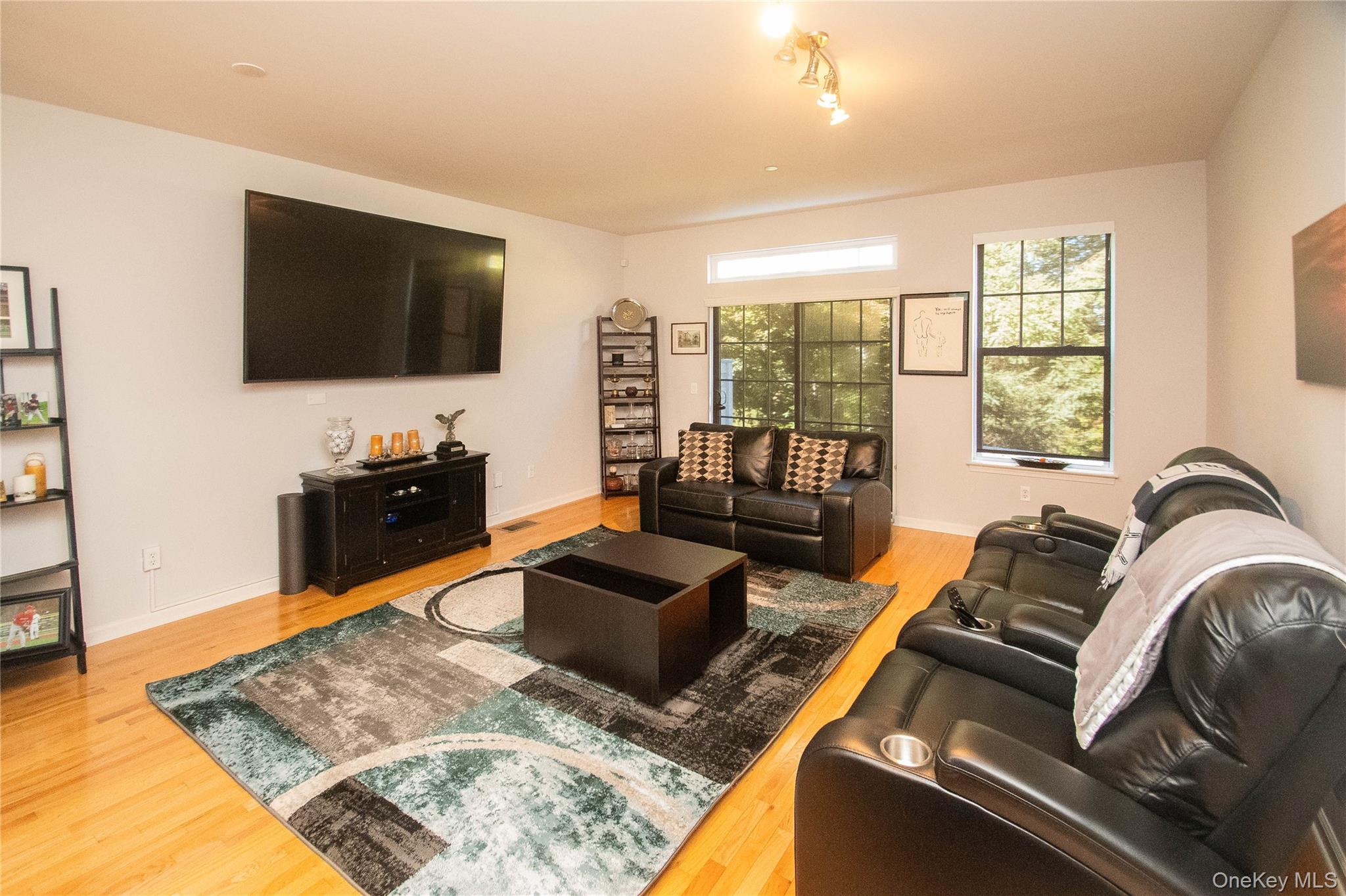 303 Bridgeview Drive, Poughkeepsie, NY 12601