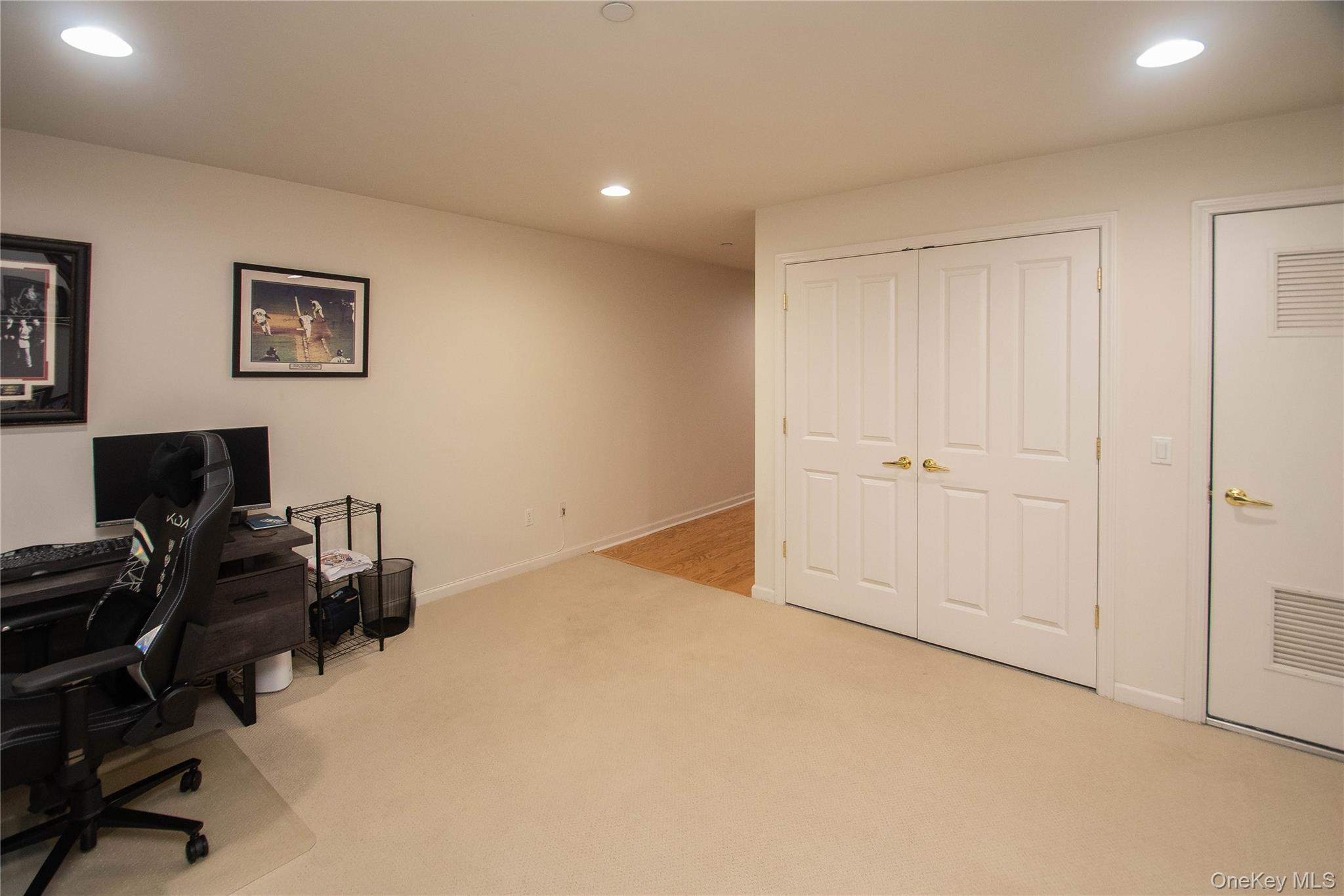 303 Bridgeview Drive, Poughkeepsie, NY 12601