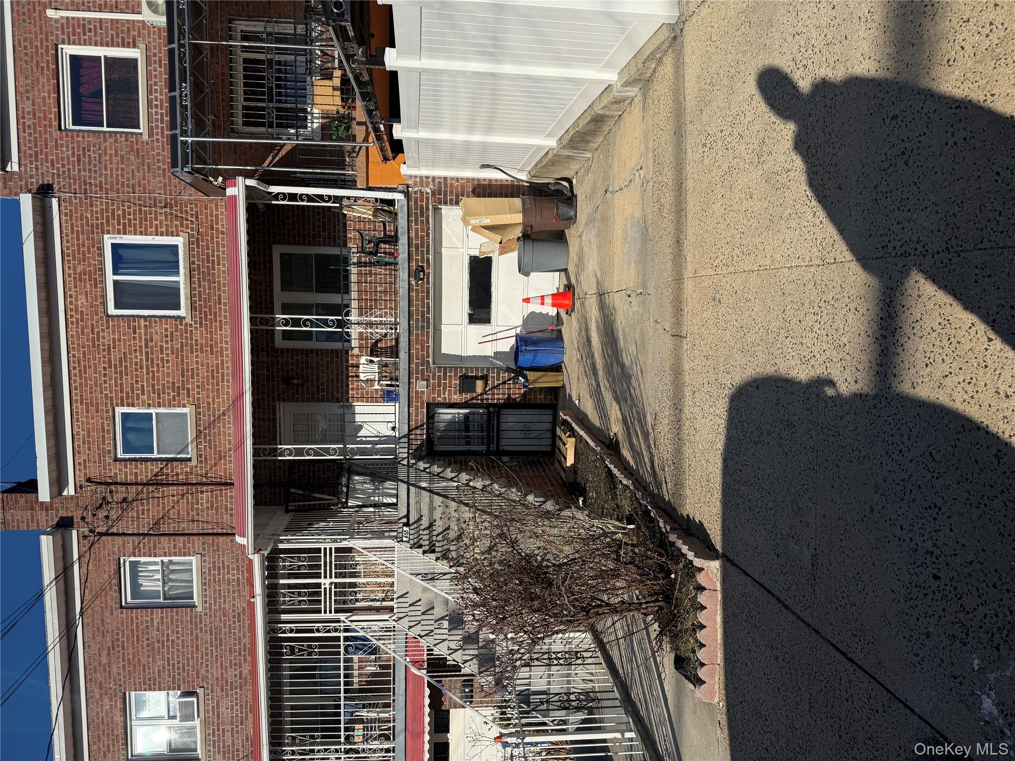 655 E 240th Street, Bronx, NY 10470