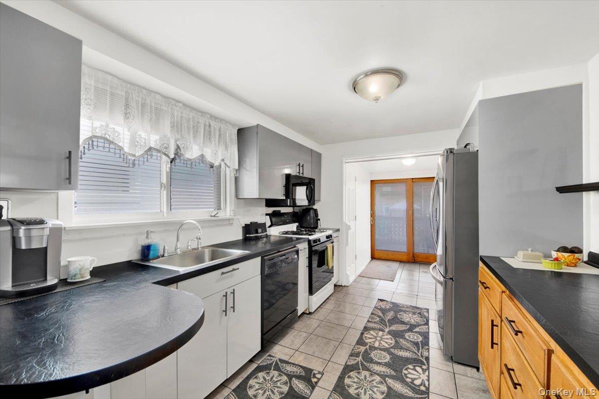 656 Wilcox Avenue, Bronx, NY 10465