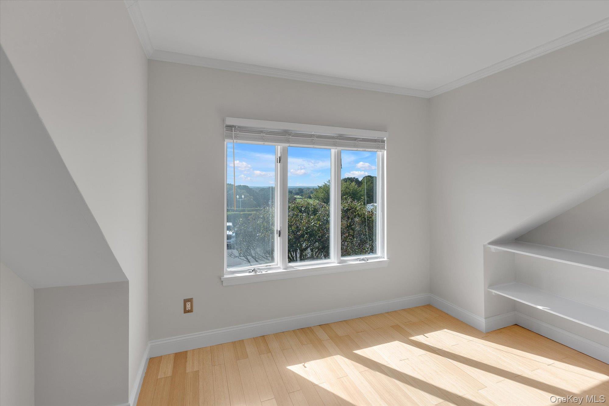 209 Fox Hill Drive, Baiting Hollow, NY 11933