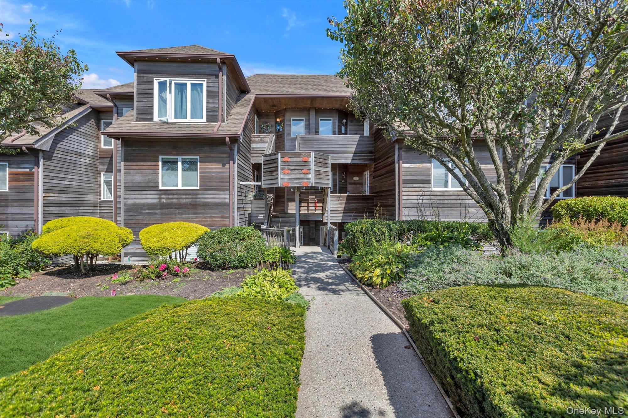 209 Fox Hill Drive, Baiting Hollow, NY 11933