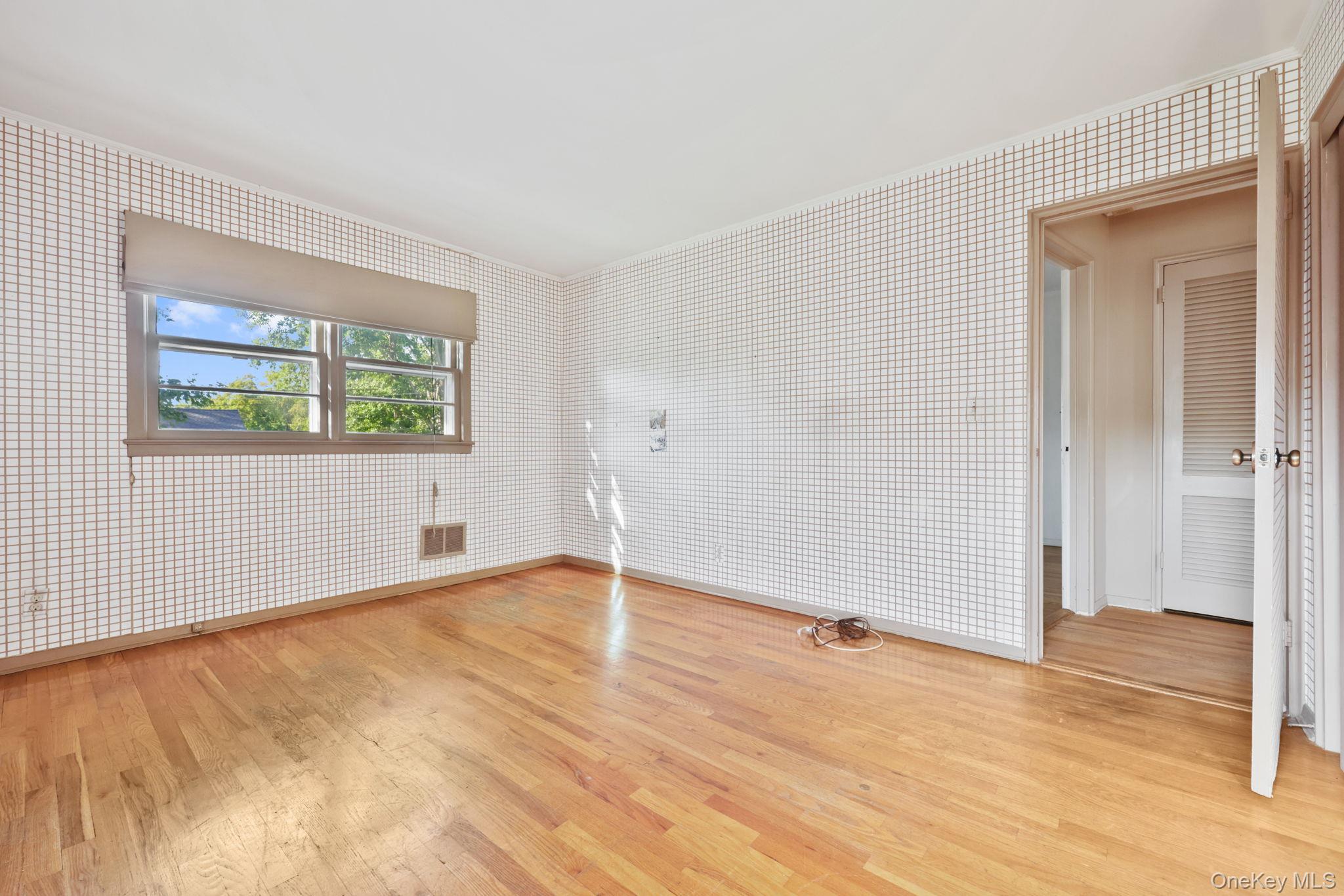 28 Hayhurst Road, New Rochelle, NY 10804