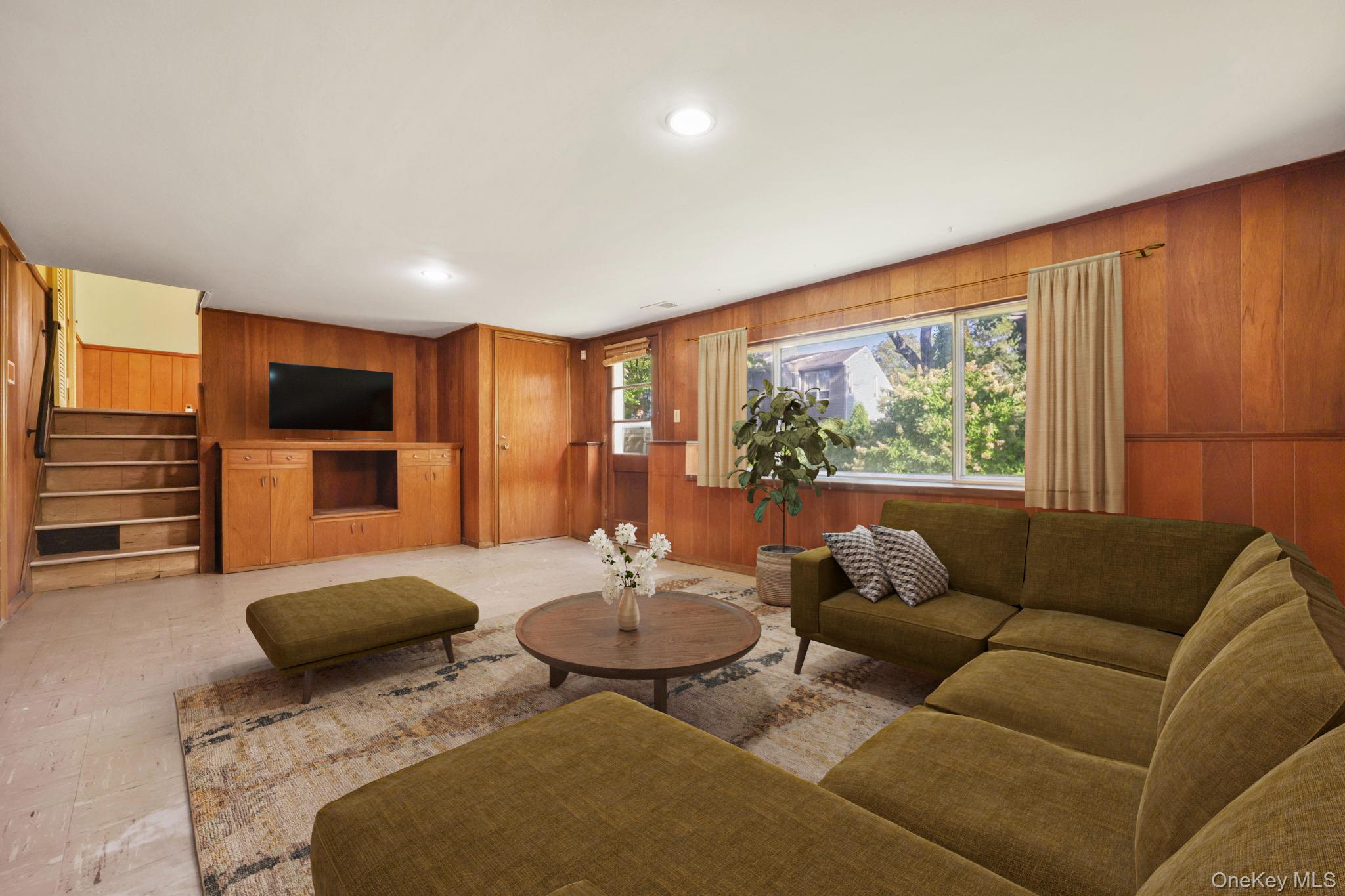 28 Hayhurst Road, New Rochelle, NY 10804