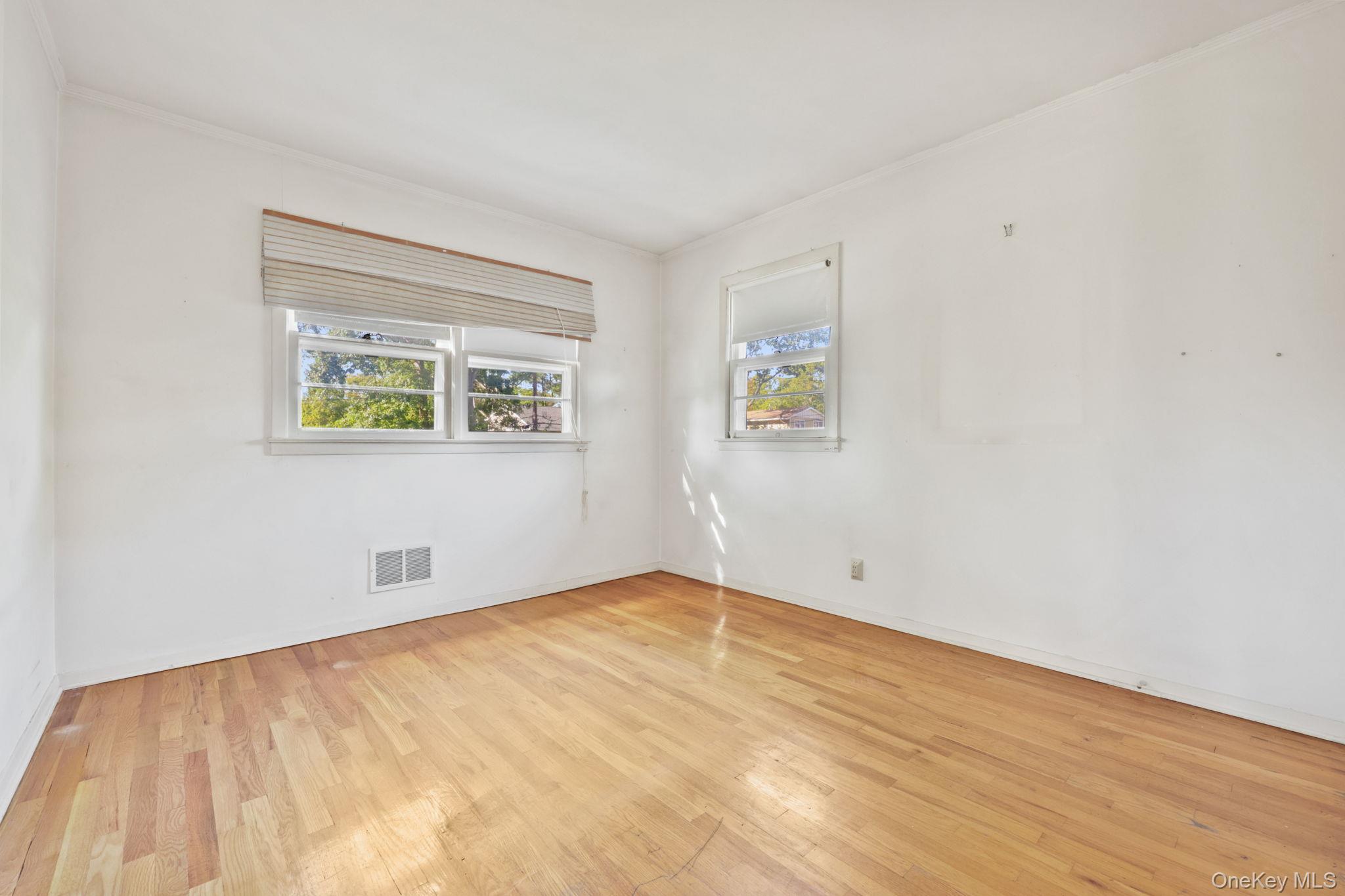 28 Hayhurst Road, New Rochelle, NY 10804